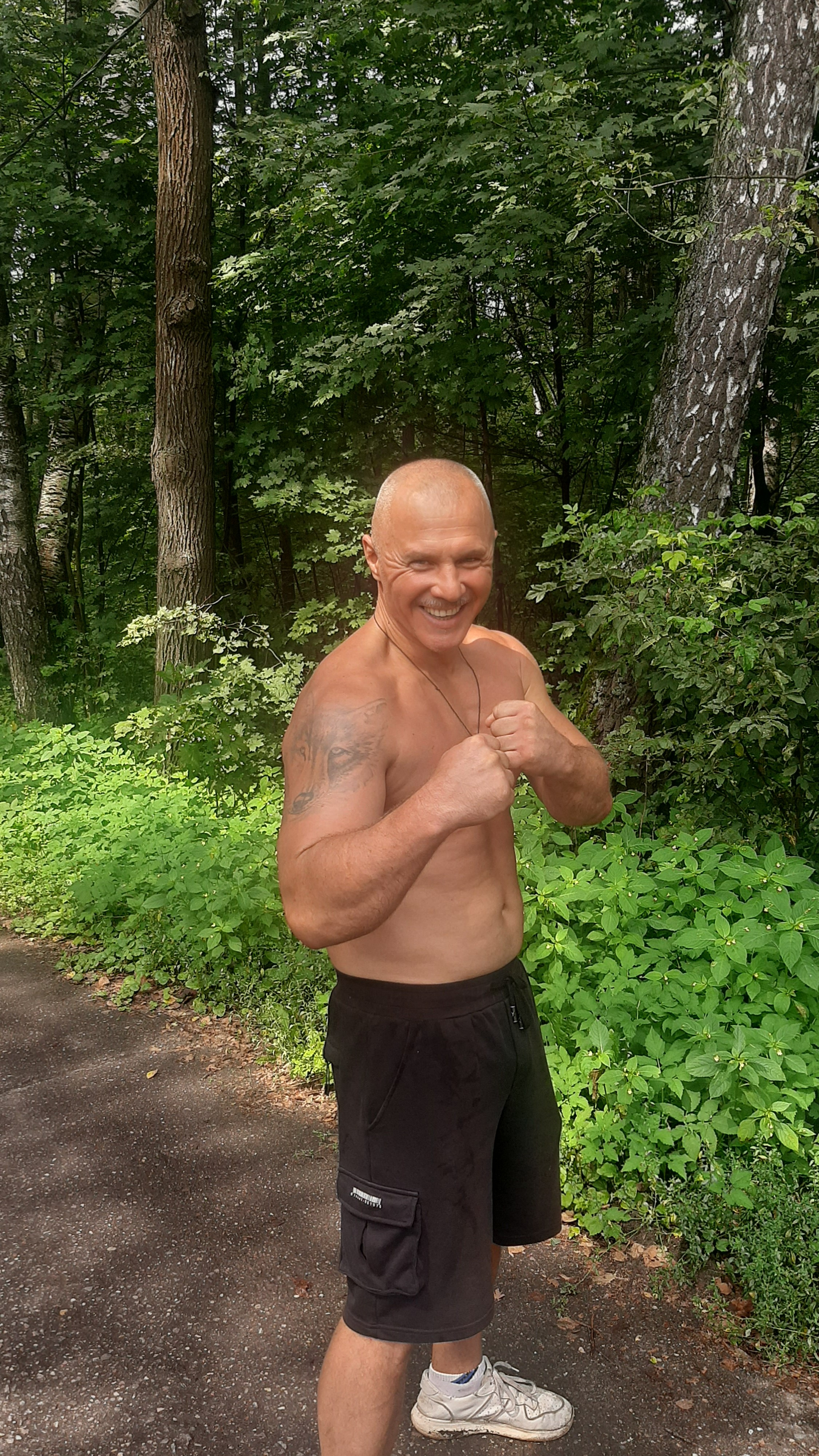 Эмоции снепы. Денис Волк актёр / модель