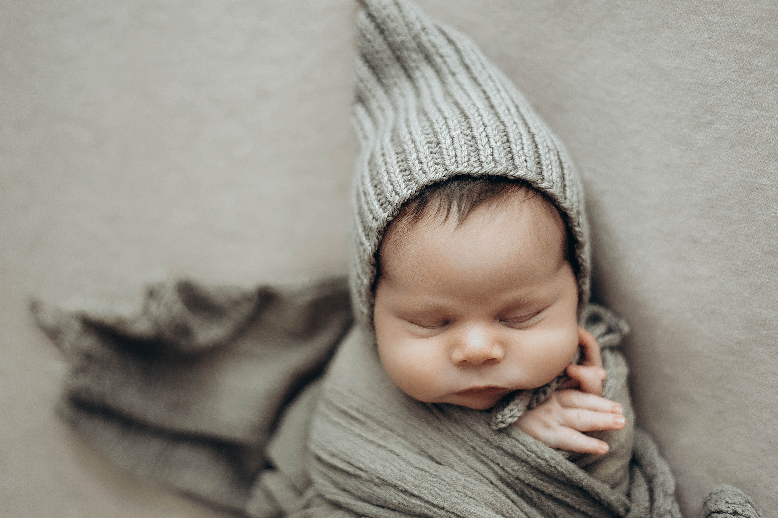 фотограф фотосессия ньюборн новорожденный малыш лайфстайл классический newborn фотосессия в краснодаре фотограф в краснодаре роды роддом фотограф