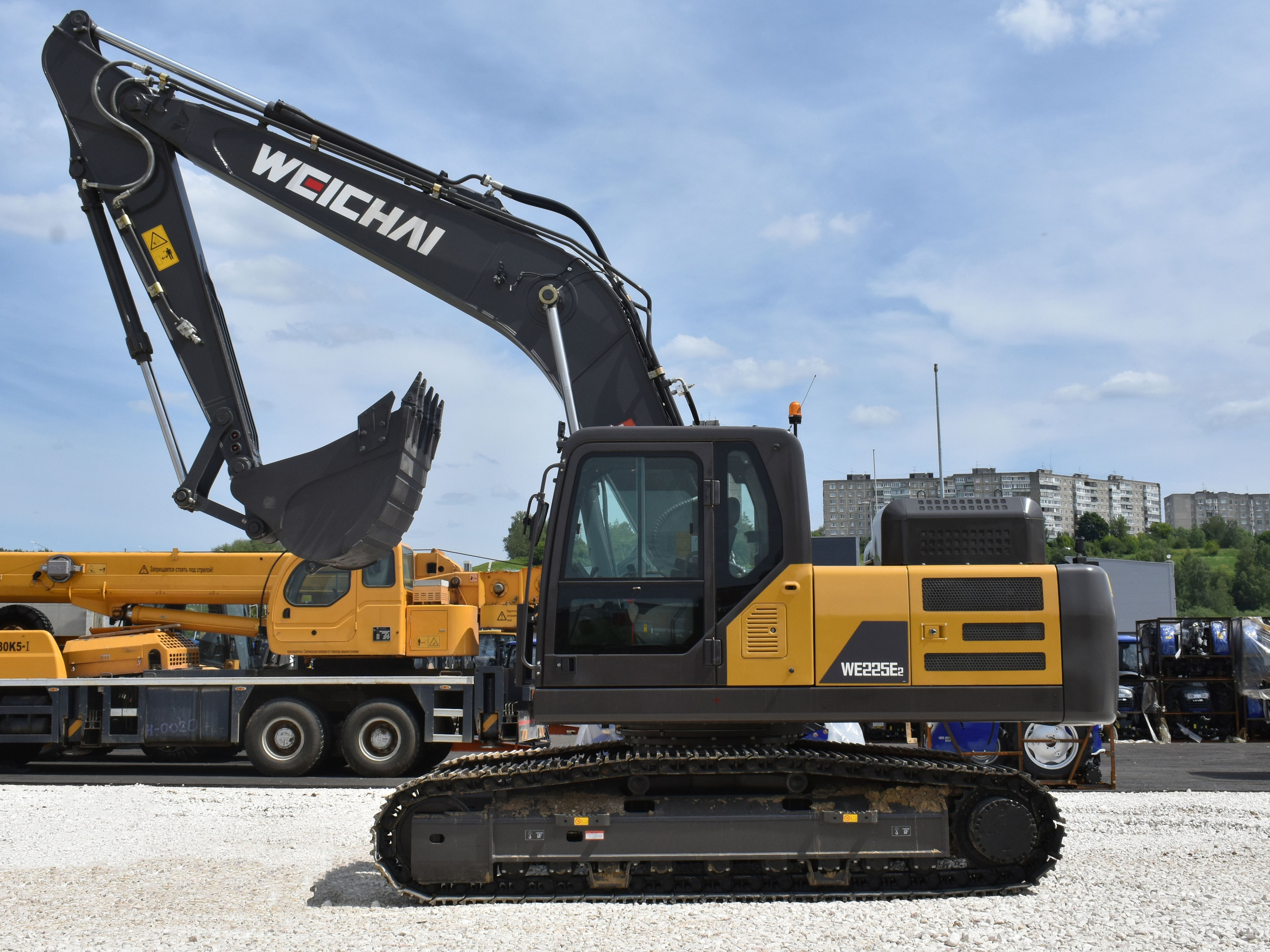 Фото гус. экс. Weheavy WE225E2-N. Продажа и обслуживание грузовой техники и спецтехники в г. Новосибирск компания СТИ