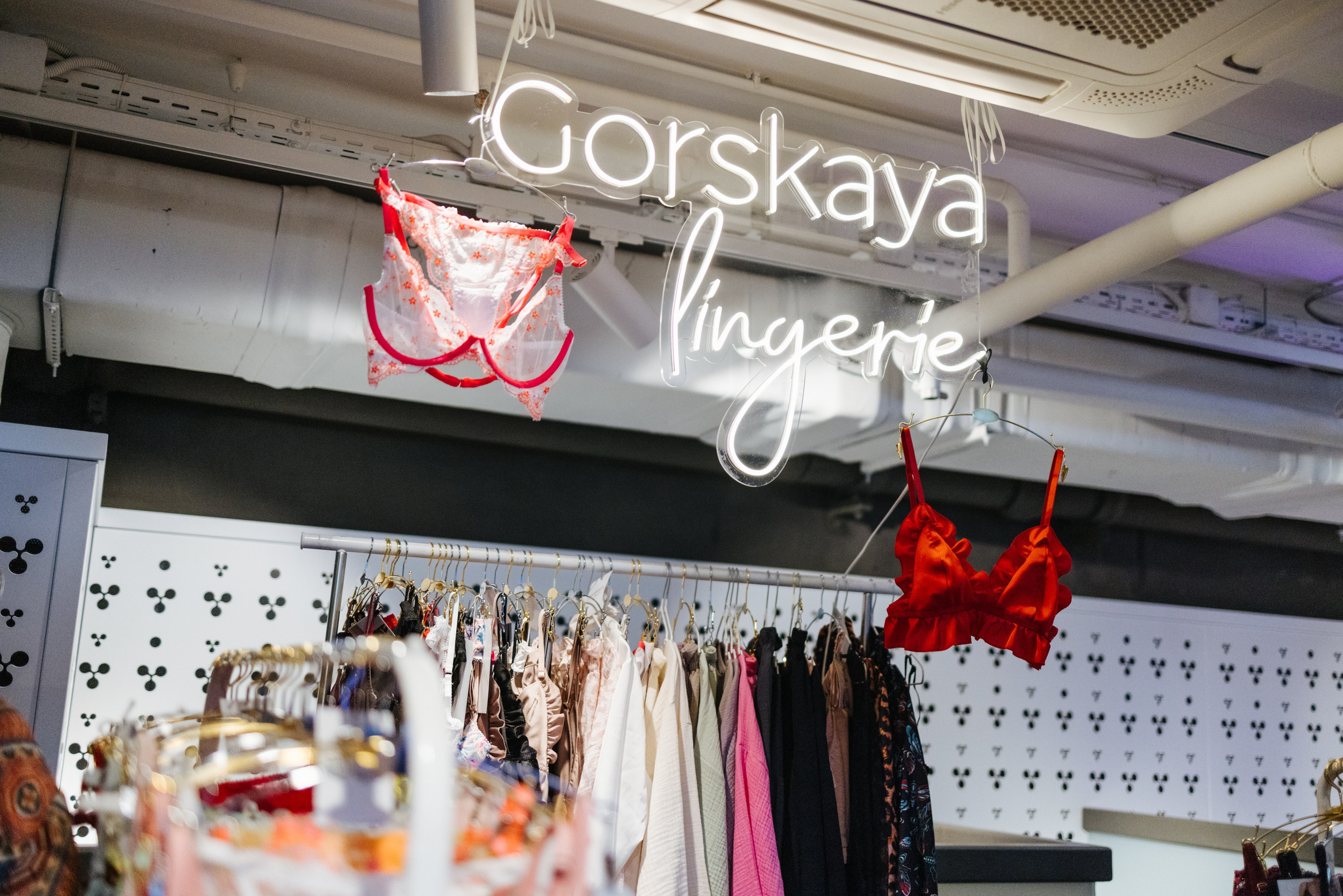 2–3 марта 2024 в пространстве «Три вокзала. Депо» / День 1 / фото Валерий Белобеев. Фотоотчеты «Ламбада-маркета»