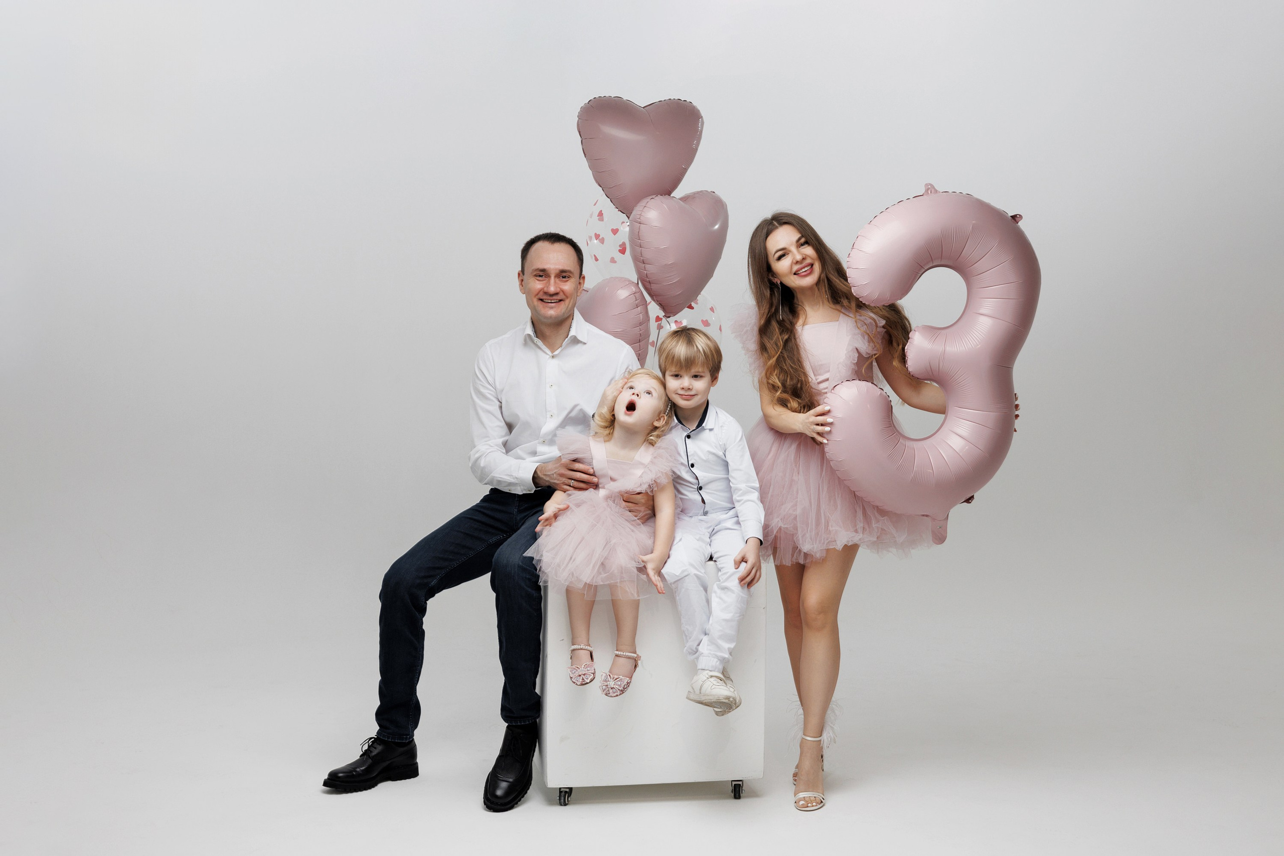 Съемка Дня Рождения Алисы в фотостудии CROSS-STUDIO зал IDEAL. Свадебный и семейный фотограф в Москве и МО Елена Агапова