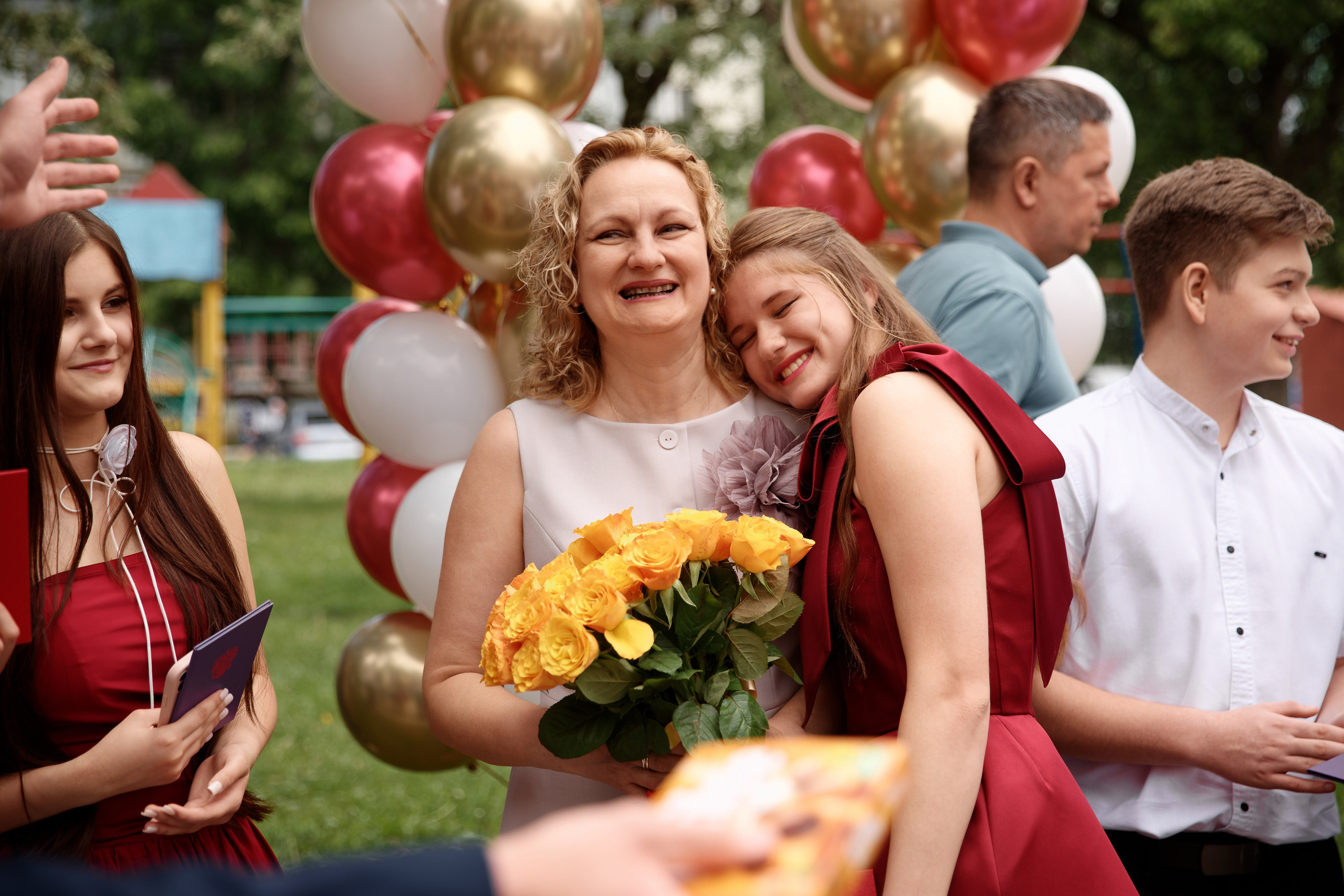 Вручение аттестатов Школа № 57. Семейный фотограф — Макс Белогрудов