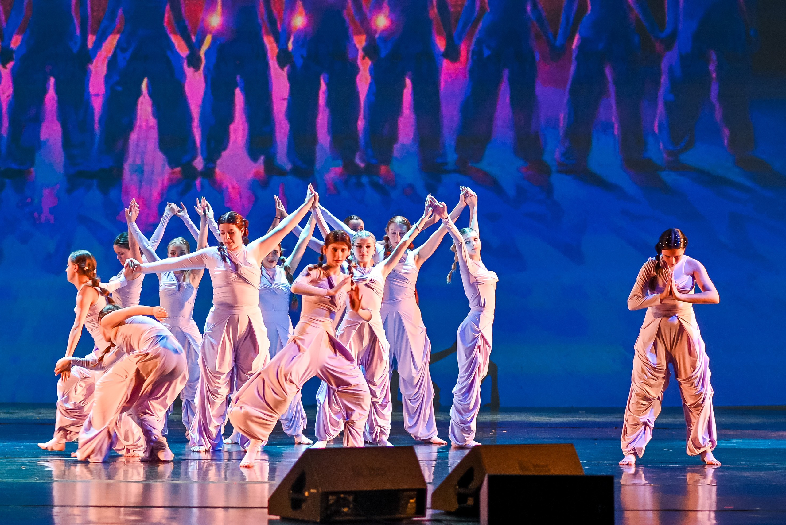 23 апреля, часть 3, БКЗ Октябрьский, г. Санкт-Петербург. Золотое яблочко