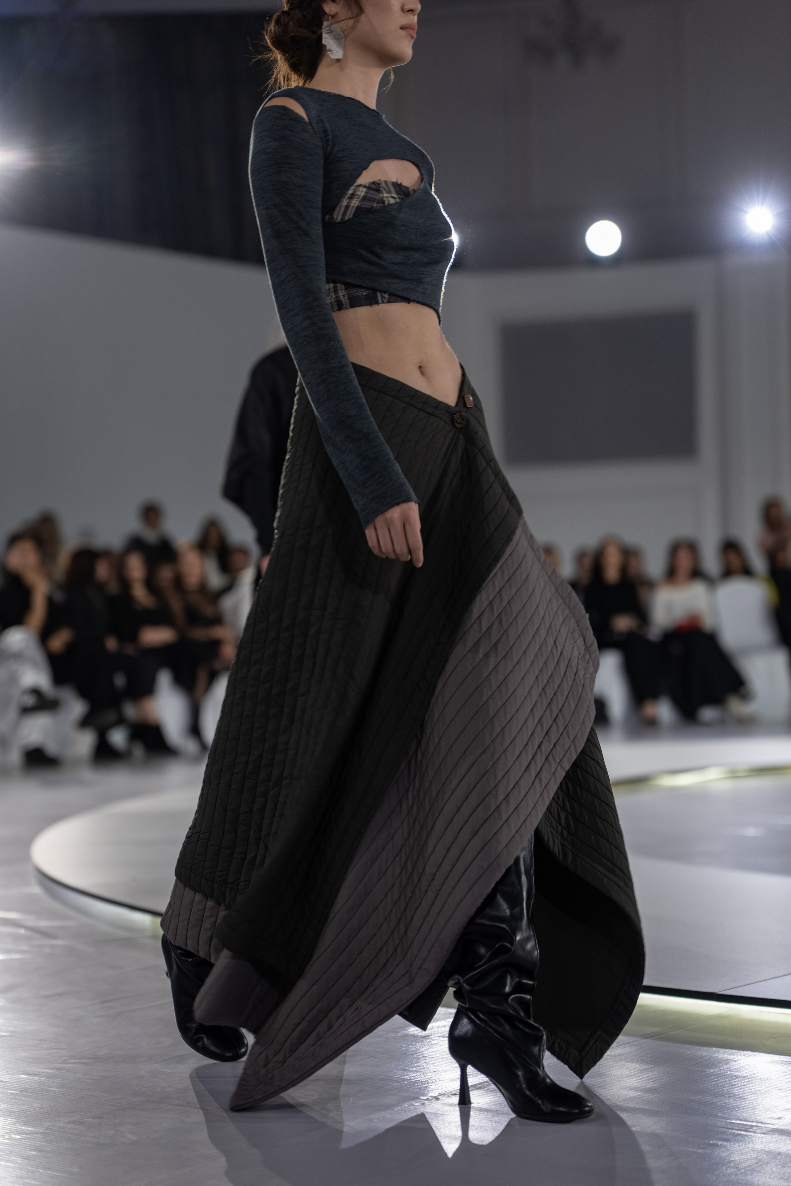 Design August. Сайт Алматинского НЮ АРТ, будуар и фэшн фотографа Дениса Карпенко