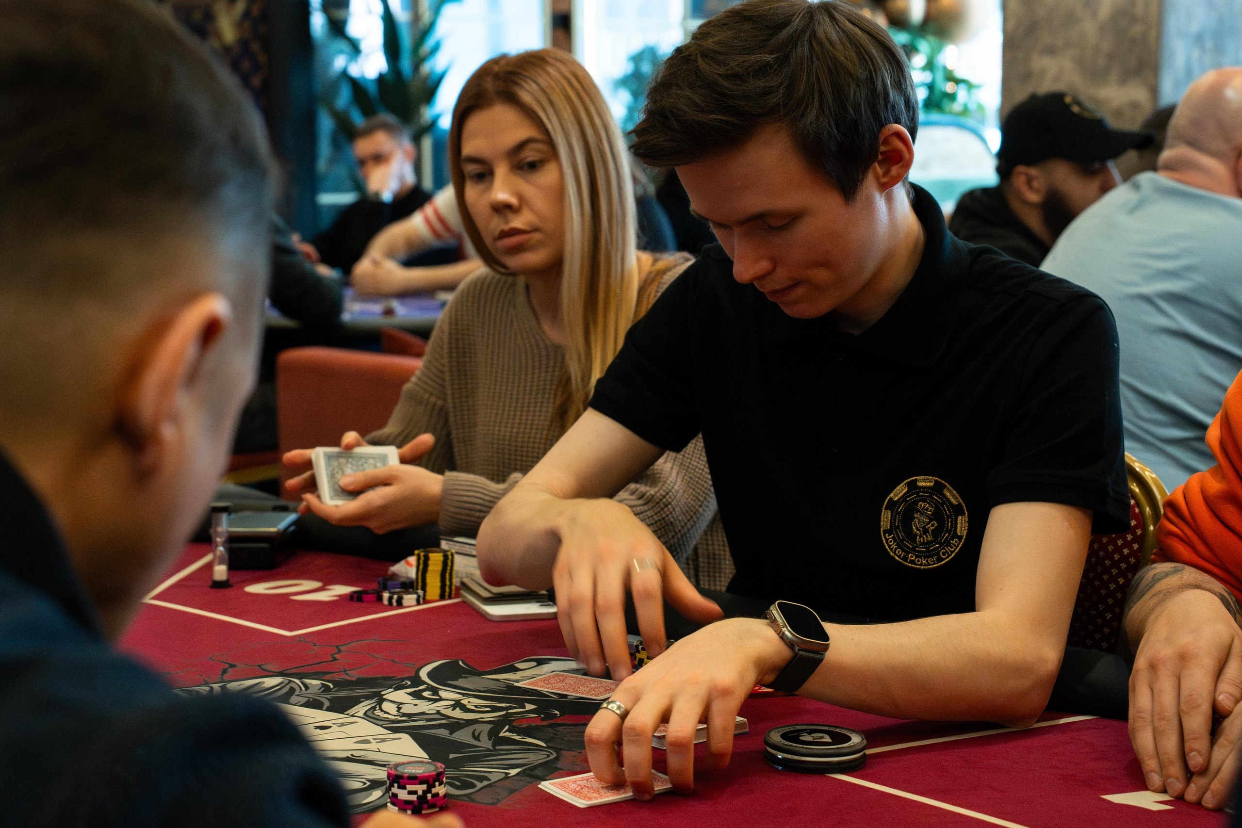 Joker Poker Club 28.02.2026. Коммерческий и художественный фотограф и видеограф в Москве Арсений Тургенев