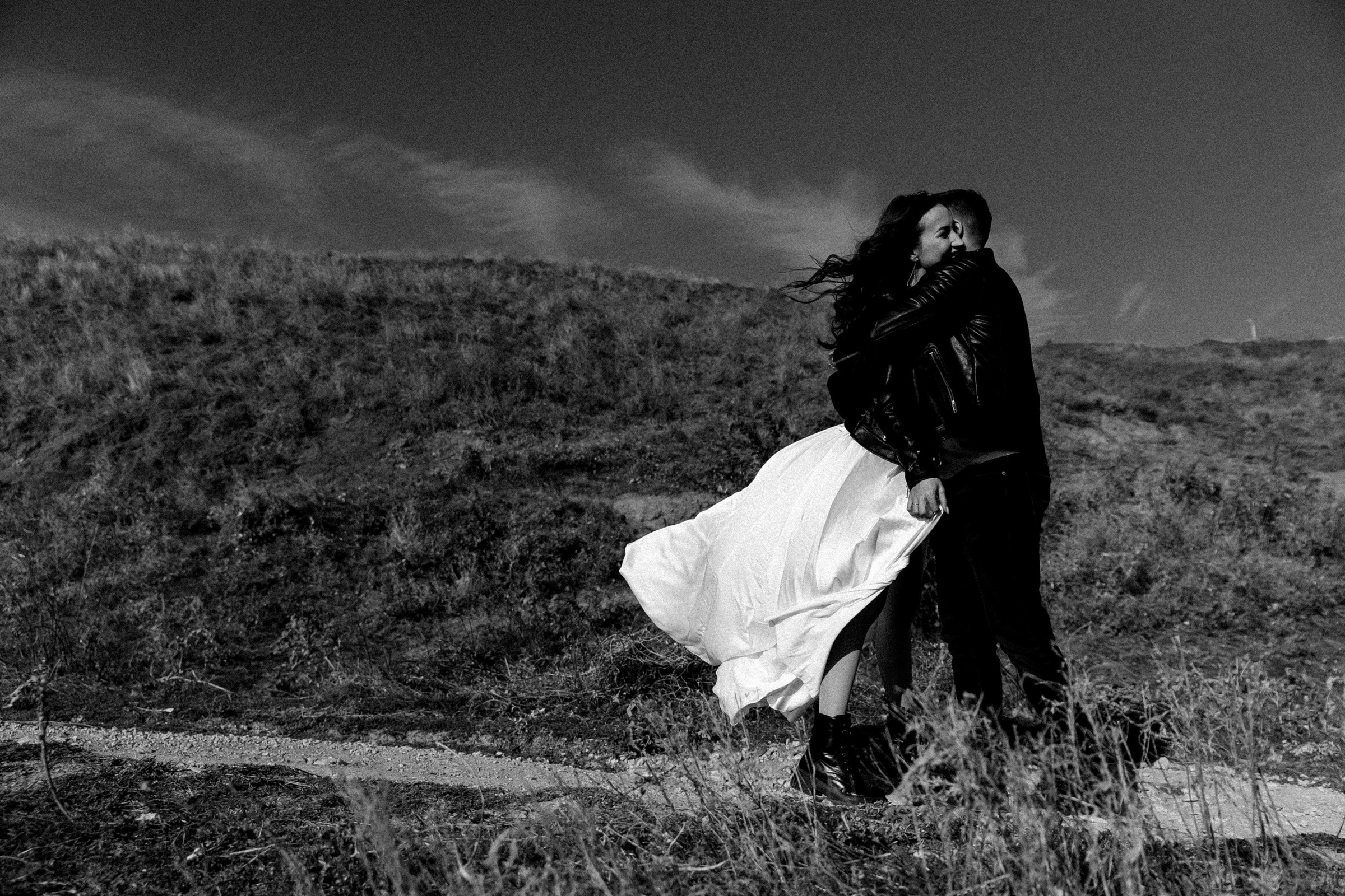 Доверие, искренность, ветер, небо, солнце, фактура… ЛЮБОВЬ!. Свадебный фотограф в Ростове-на-Дону