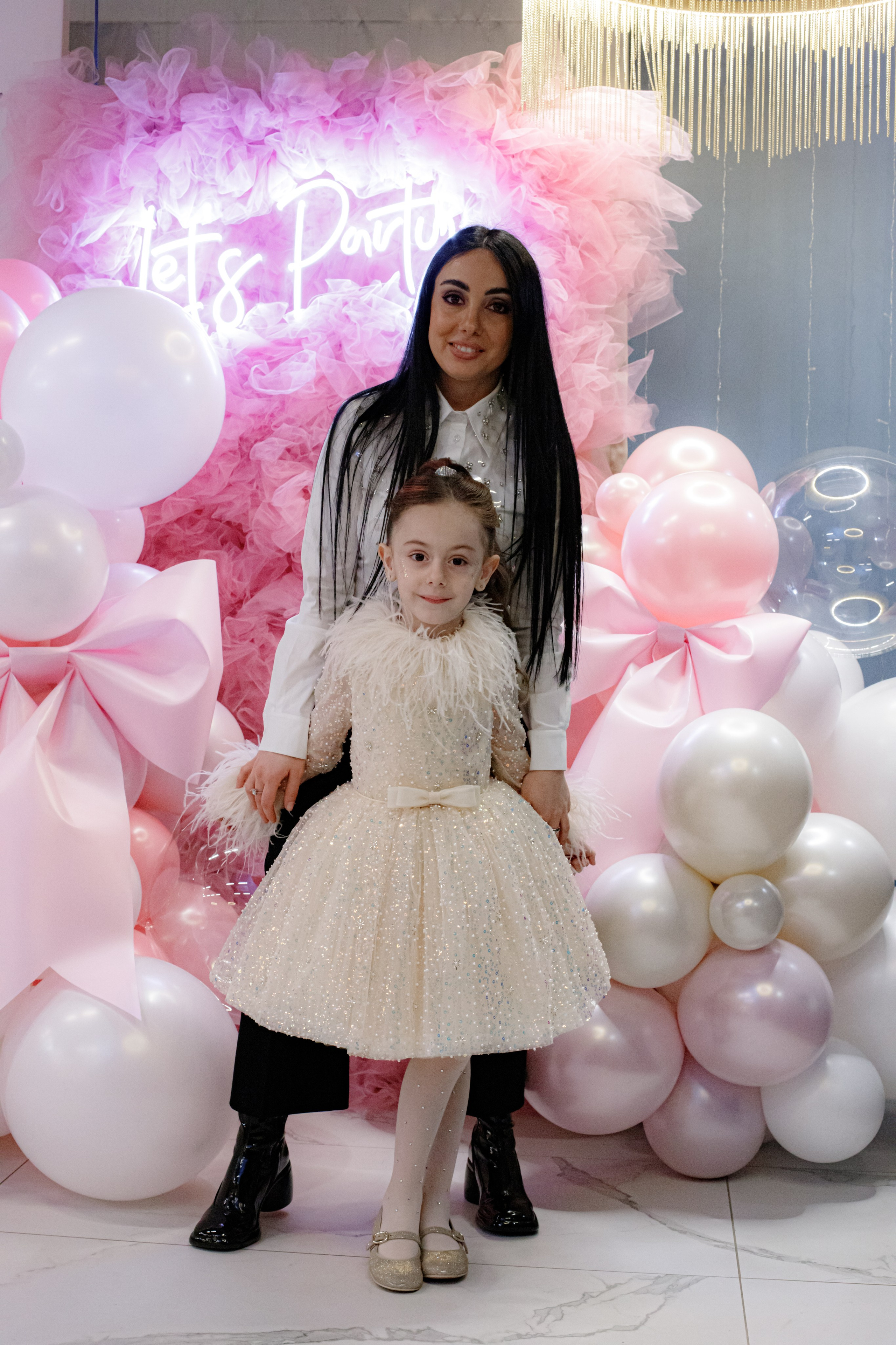 ASIA'S BIRTHDAY PARTY. Photokarish