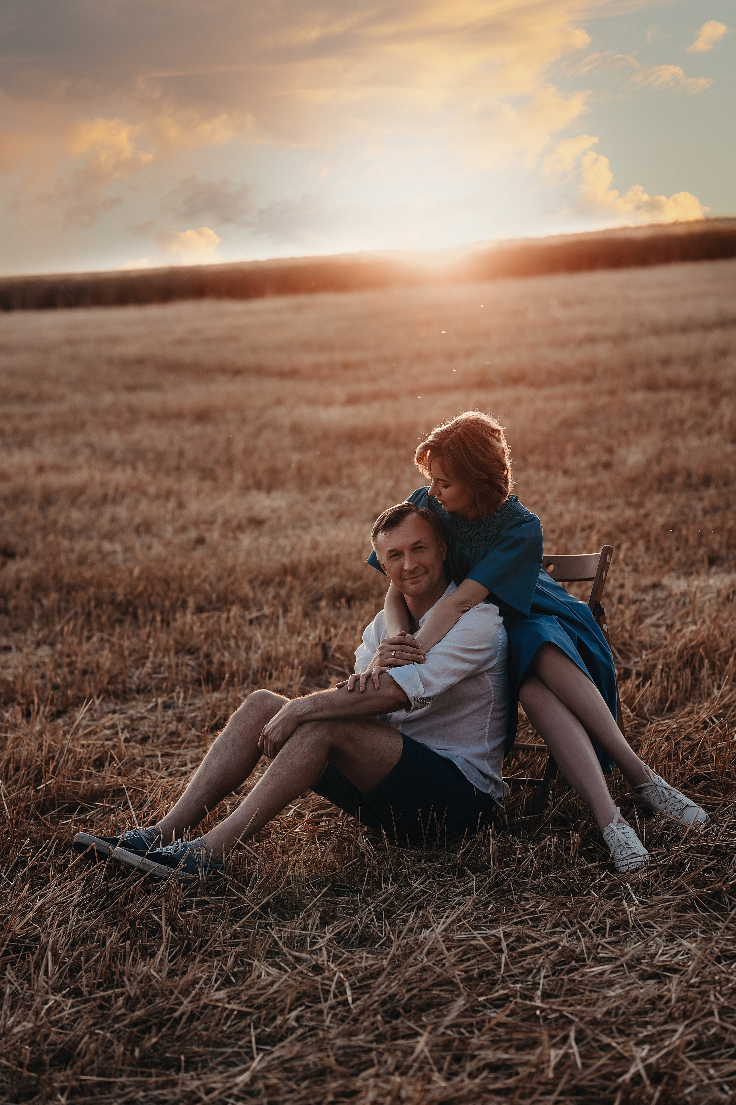 Аксана семейная в поле. Семейный фотограф, женский фототерапевт