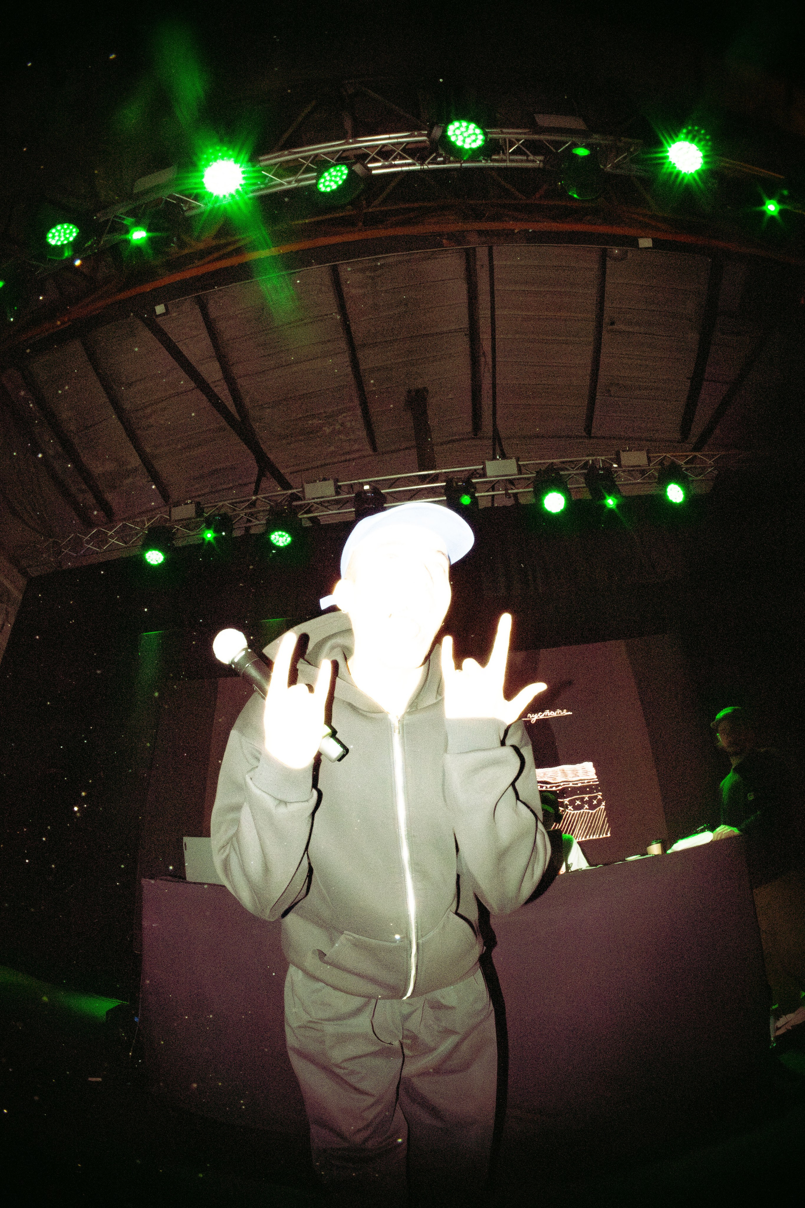 LORDS OF THE UNDERGROUND 27/10/25 (@youlovebu). Соня бу тебя сфоткала