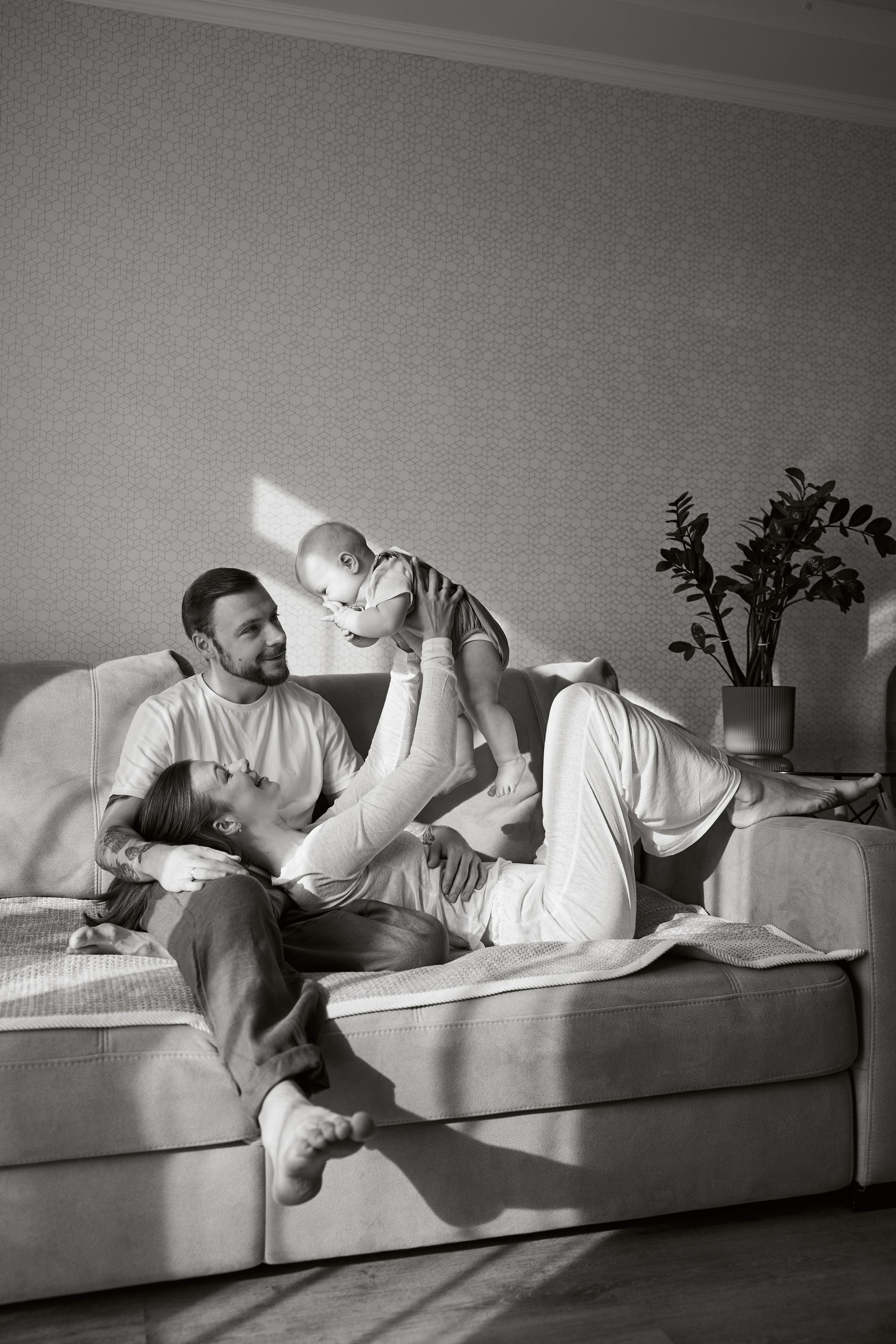 Иван, Анастасия, Саша и Тайгер, декабрь 2024. Свадебный и семейный фотограф в Сочи и Краснодарском крае Анна Шмелёва