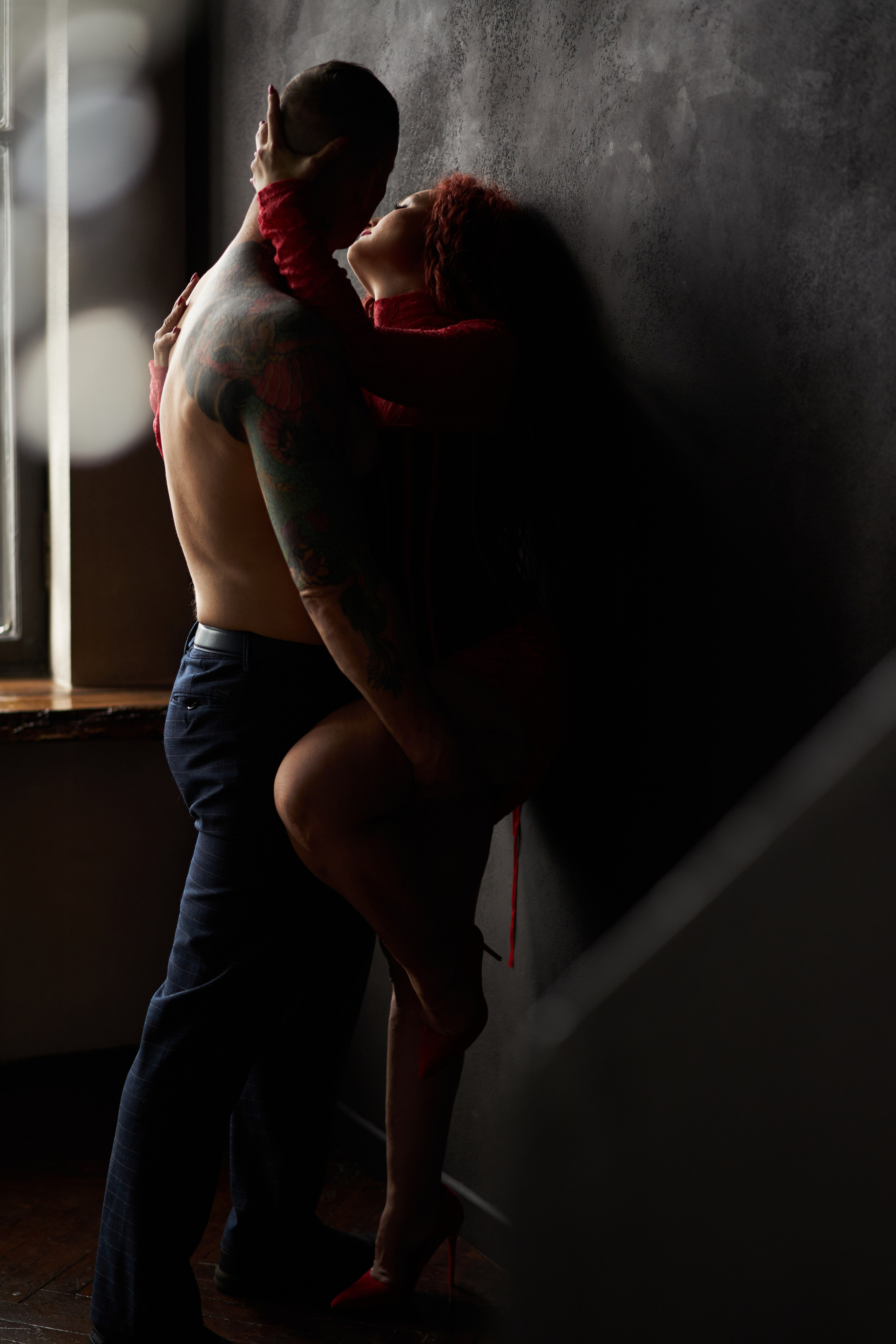 Фотосессия влюбленных в студии. Фотограф Екатеринбург Кокшарова Александра