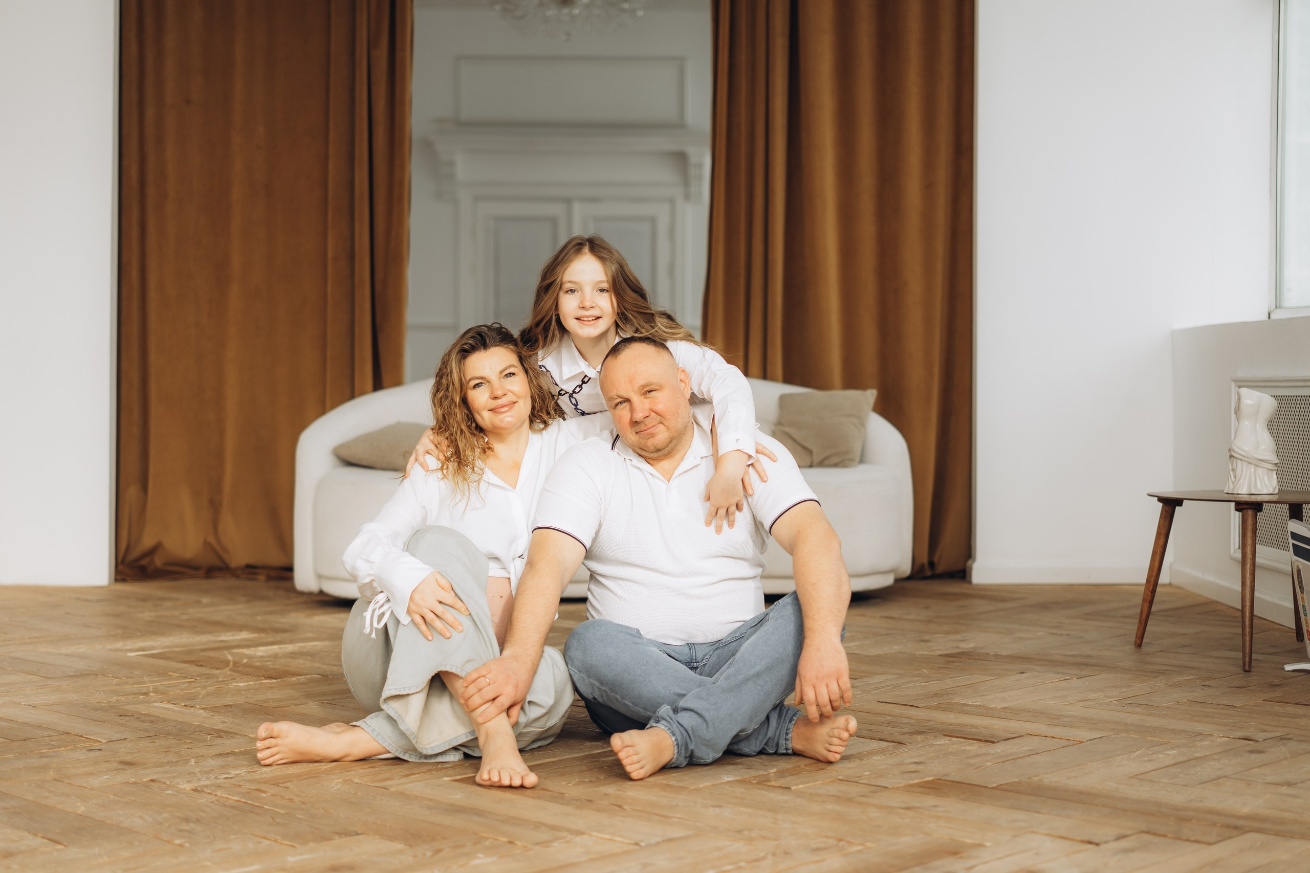 Беременность съемка семьи в студии. Фотограф Екатеринбург Кокшарова Александра