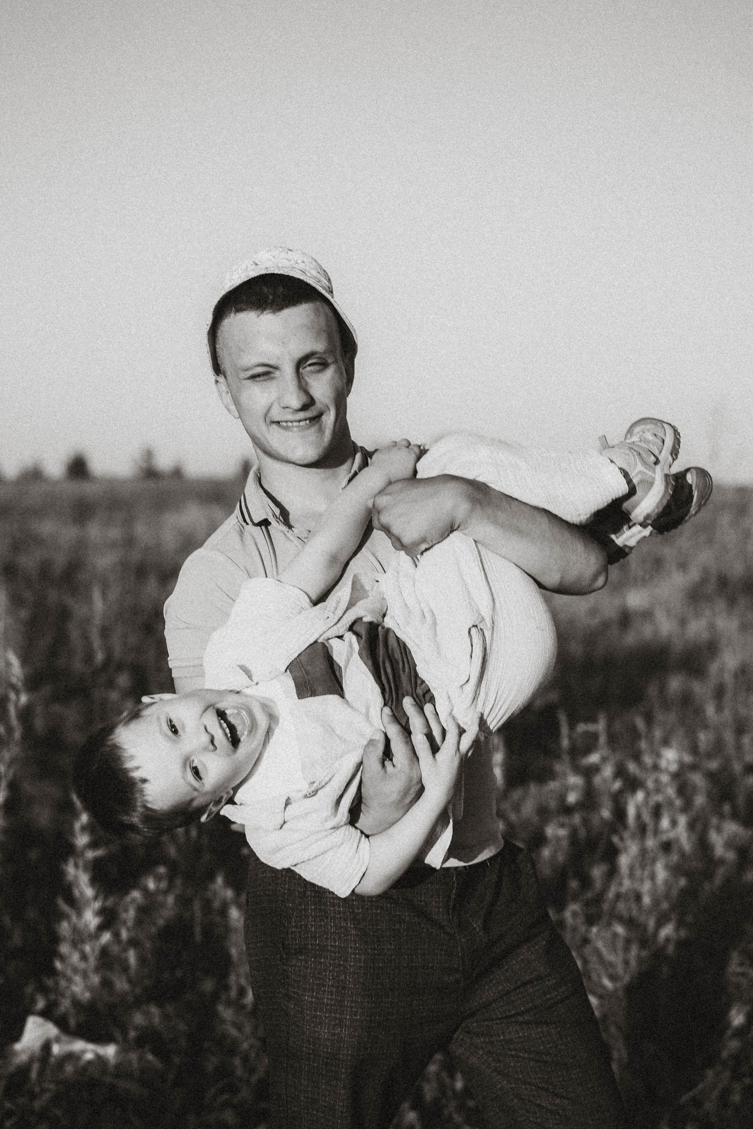 Семейная сьемка в поле на закате. Фотограф Екатеринбург Кокшарова Александра