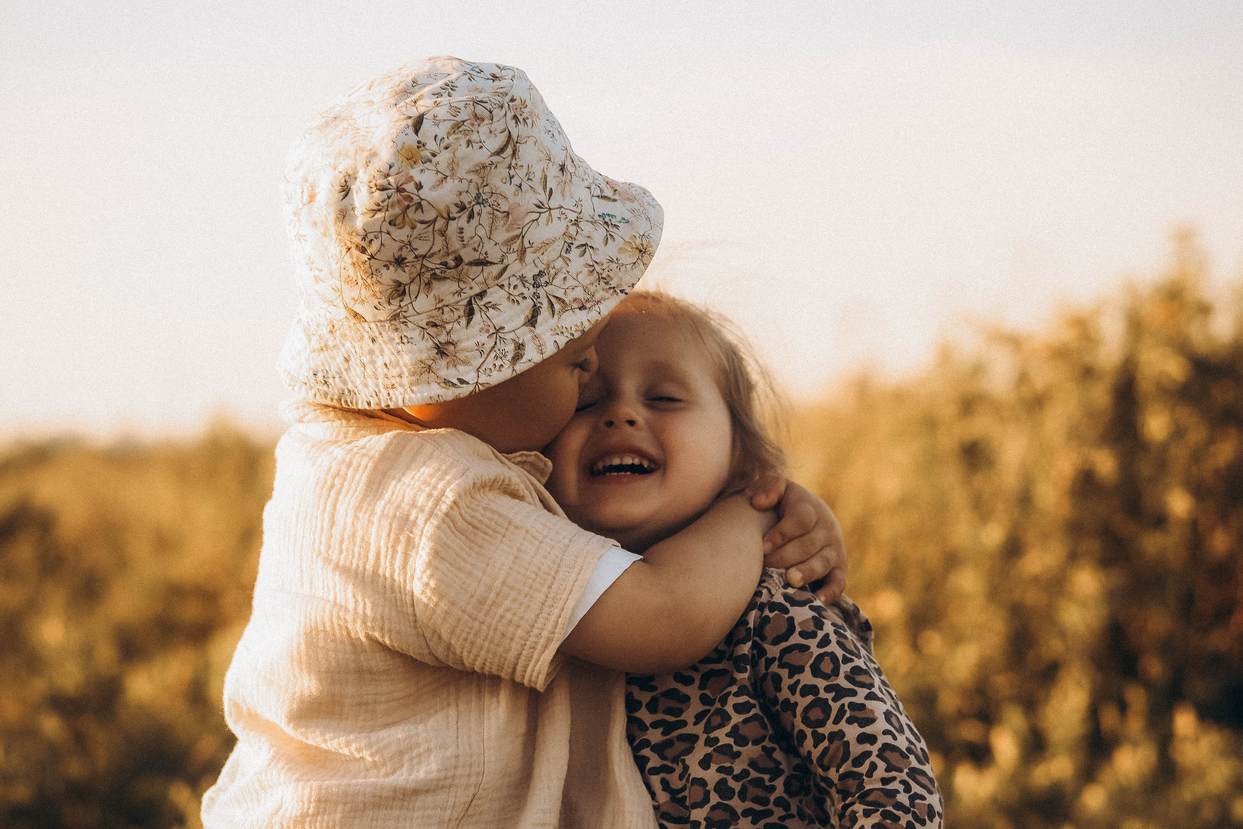 Семейная сьемка в поле на закате. Фотограф Екатеринбург Кокшарова Александра