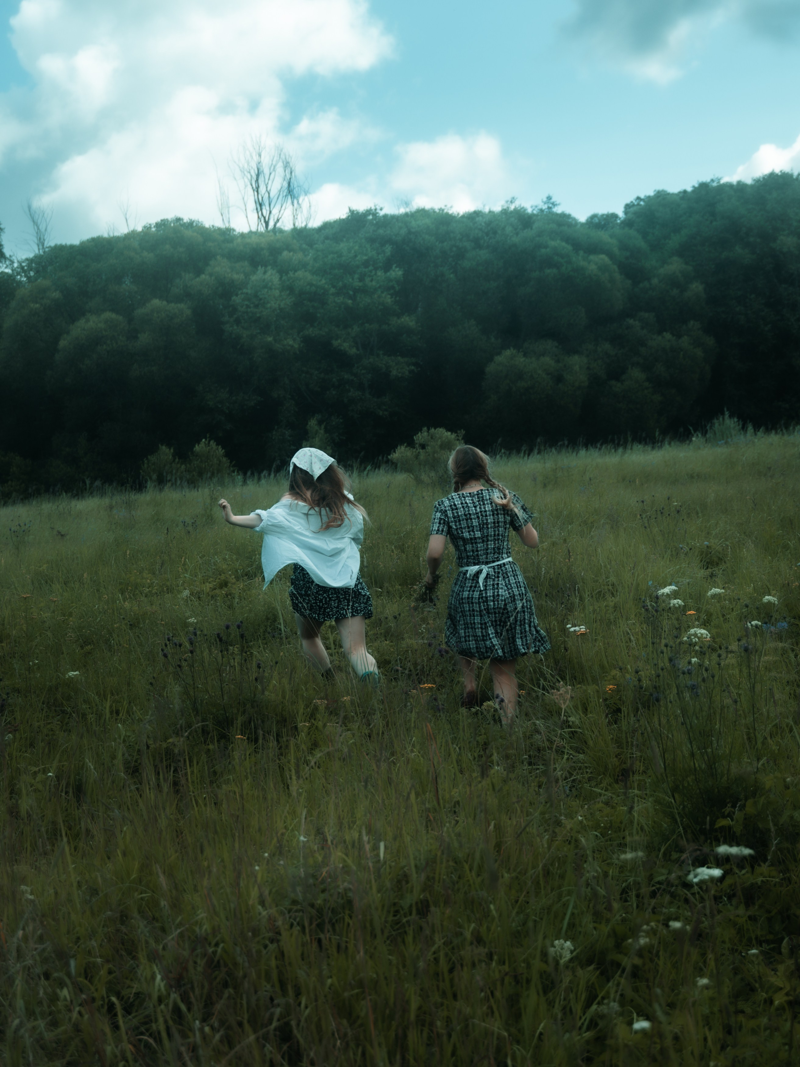 Лера и Юля. Ищем потаённое. Портретный и предметный фотограф в Санкт-Петербурге