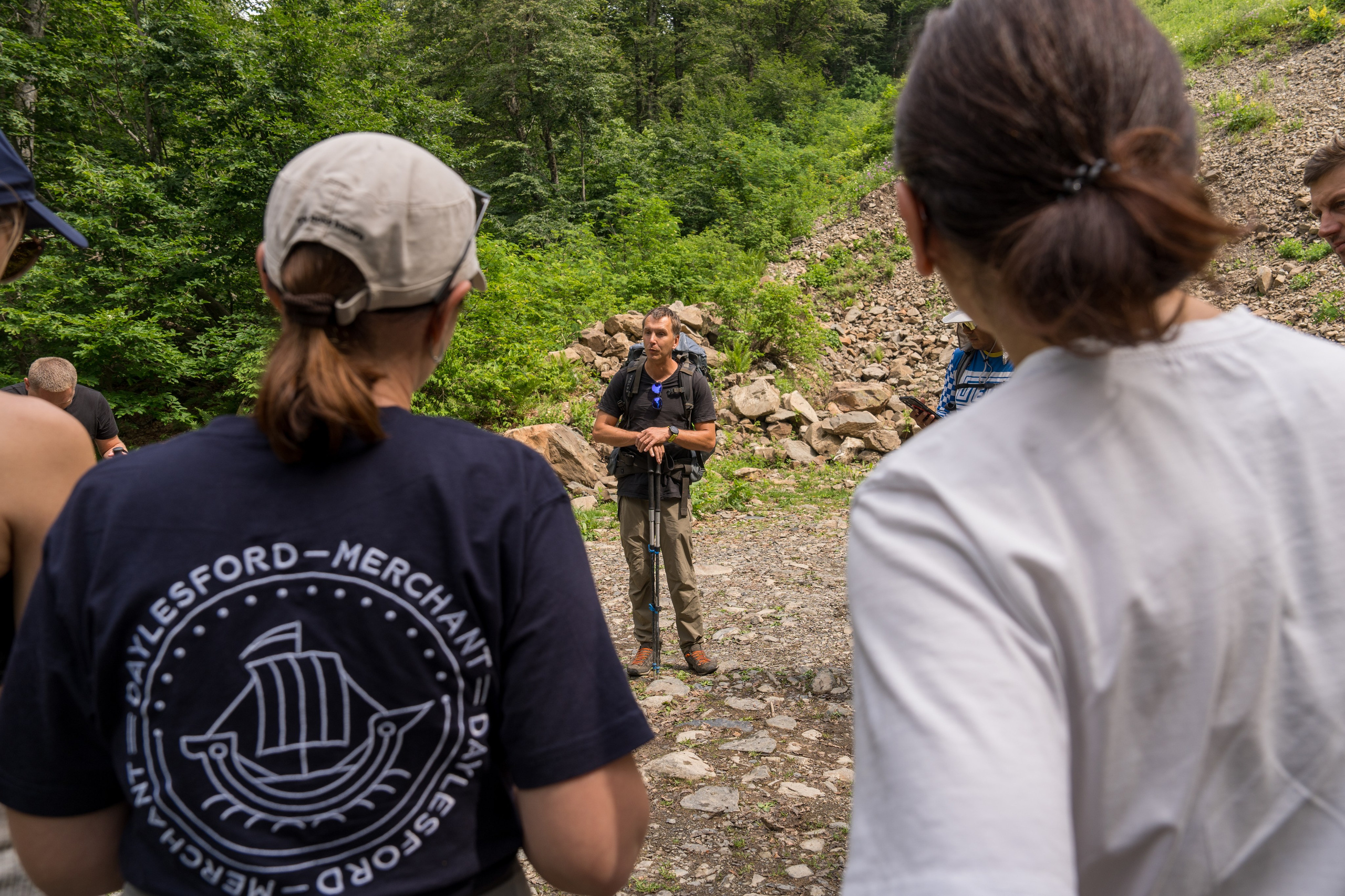MICE мероприятие для компании «Доставка морем»: хайкинг к Ачипсинским водопадам. Репортажный фотограф в Красной Поляне и Сочи Павлюченко Екатерина
