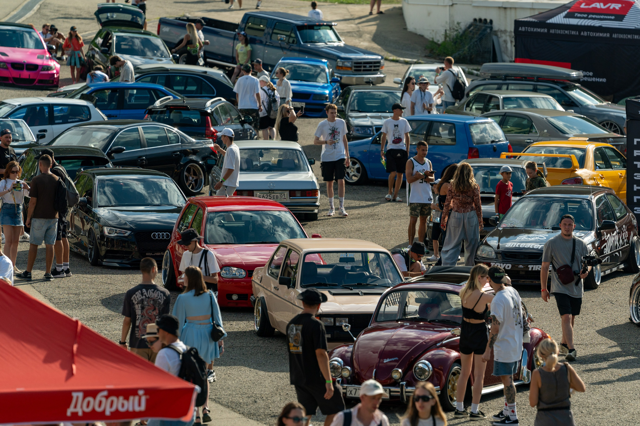 Фотоотчет партнеской интеграции для сети «Пятерочка» на фестивале «Grounded». Репортажный фотограф в Красной Поляне и Сочи Павлюченко Екатерина