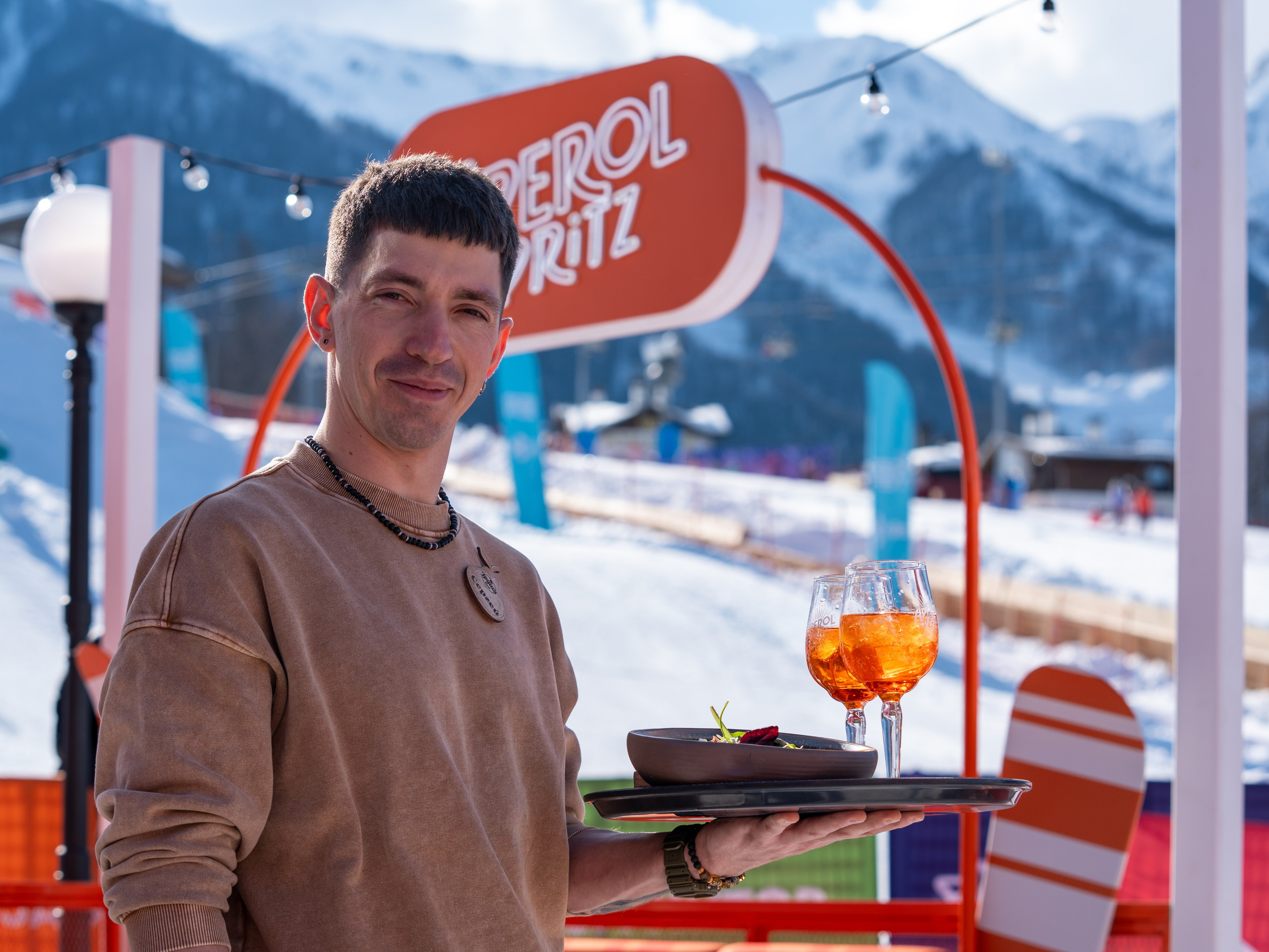 Фотоотчет партнерской интеграции Aperol Spritz на Роза Фест 2025. Репортажный фотограф в Красной Поляне и Сочи Павлюченко Екатерина