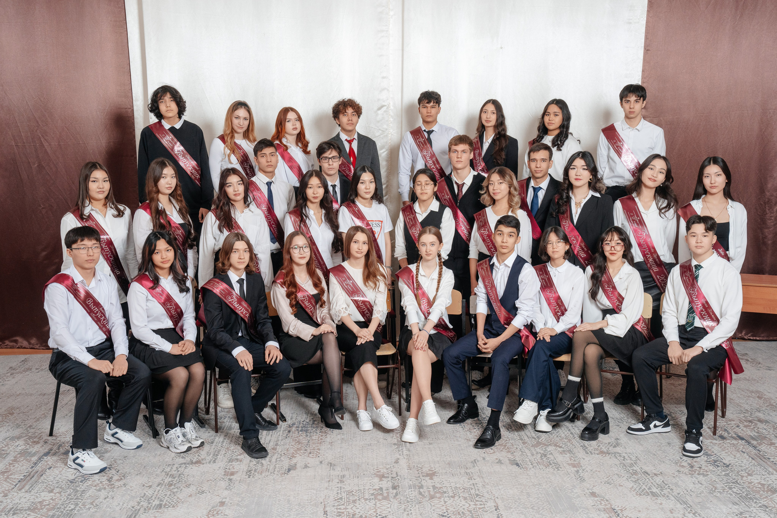 Общие кадры в школе. Выпускные альбомы в Нур-Султане (Астана) и по всему Казахстану