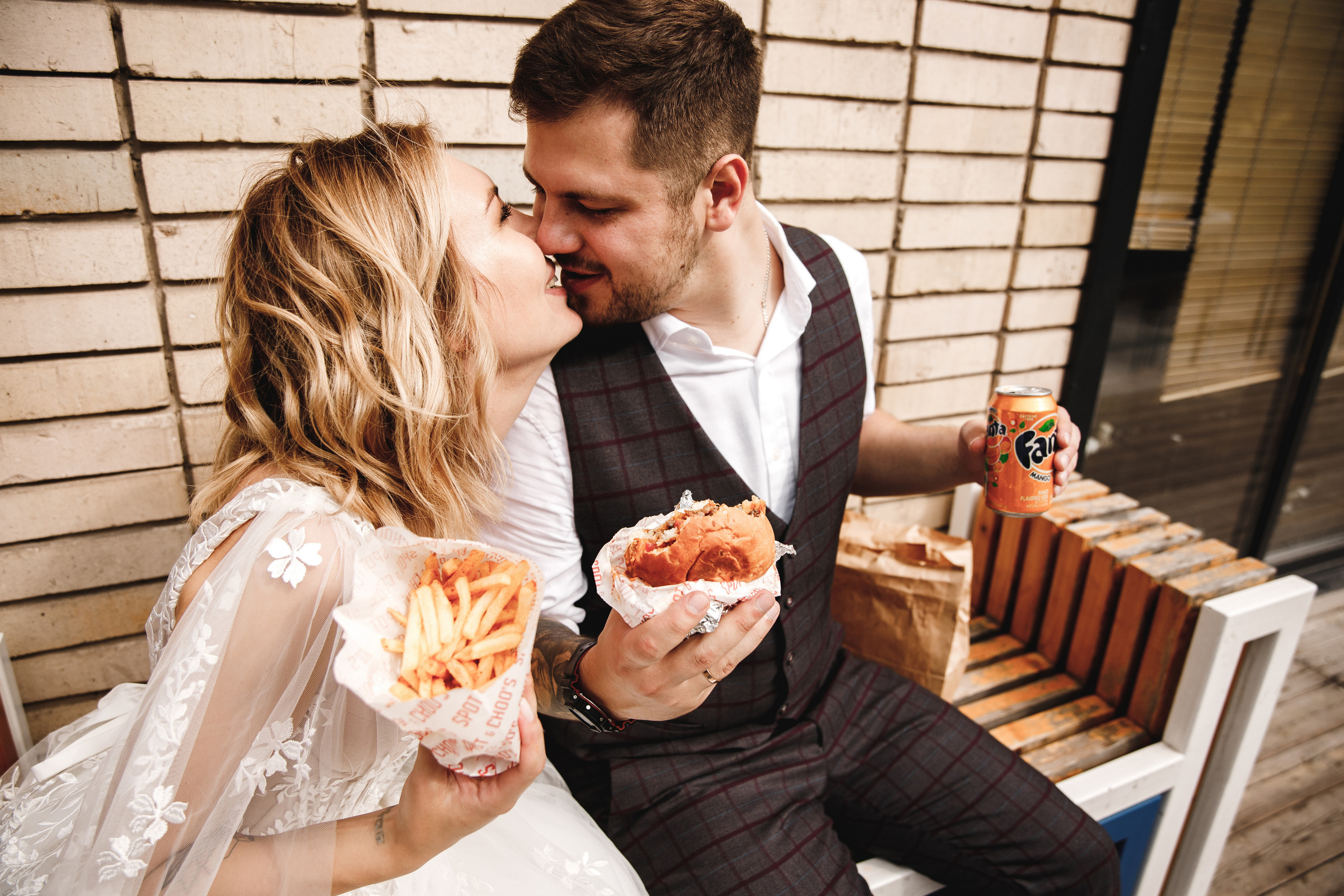 Бургеры сближают. Свадебный фотограф в Новосибирске Анастасия Бантик