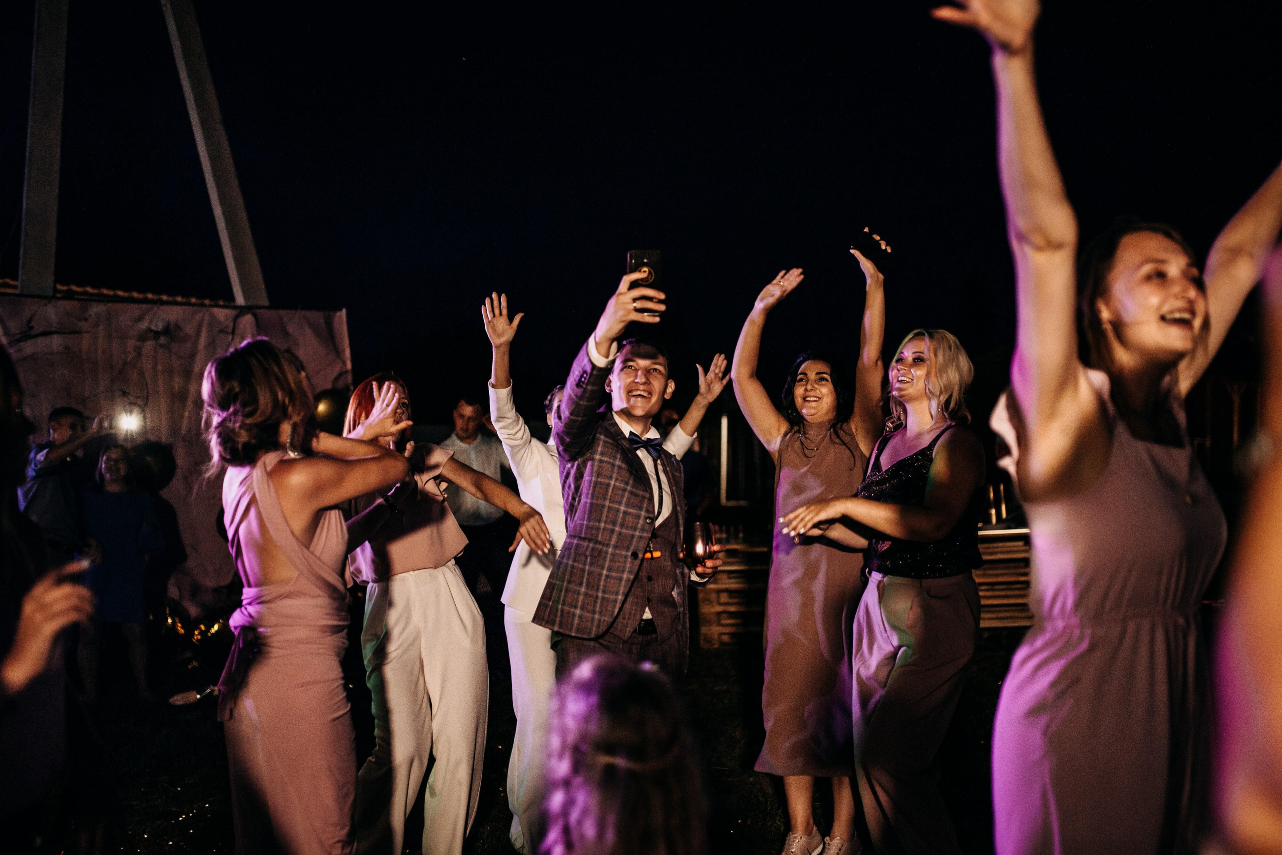 Видели ночь, гуляли всю ноооочь до утраааа. Свадебный фотограф в Новосибирске Анастасия Бантик