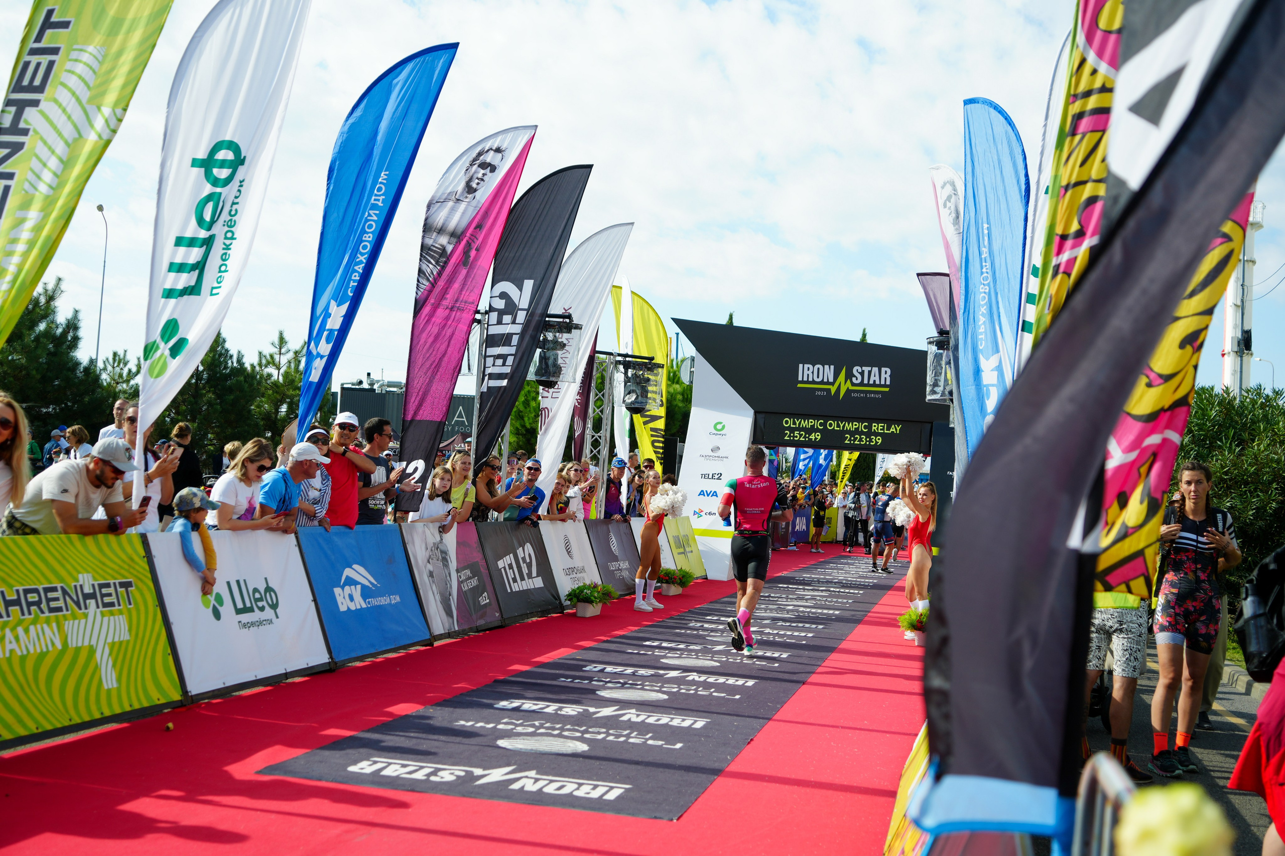 Фотоотчет партнерской интеграции для компании TELE2 на фестивале Ironstar. Репортажный фотограф в Красной Поляне и Сочи Павлюченко Екатерина