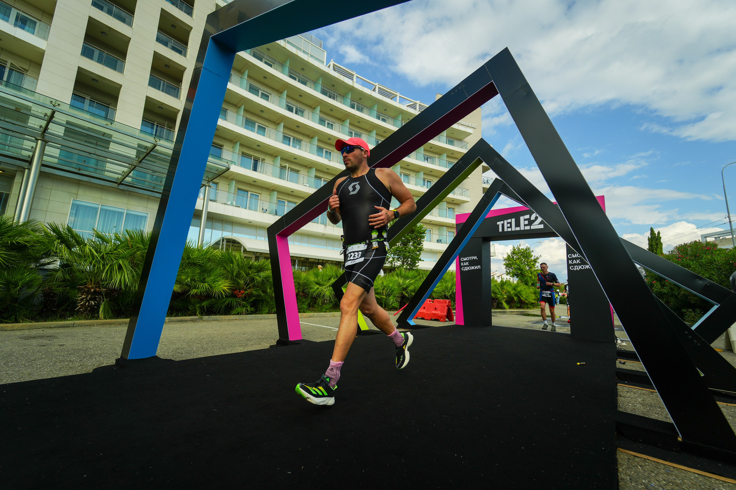 Фотоотчет партнерской интеграции для компании TELE2 на фестивале Ironstar. Репортажный фотограф в Красной Поляне и Сочи Павлюченко Екатерина