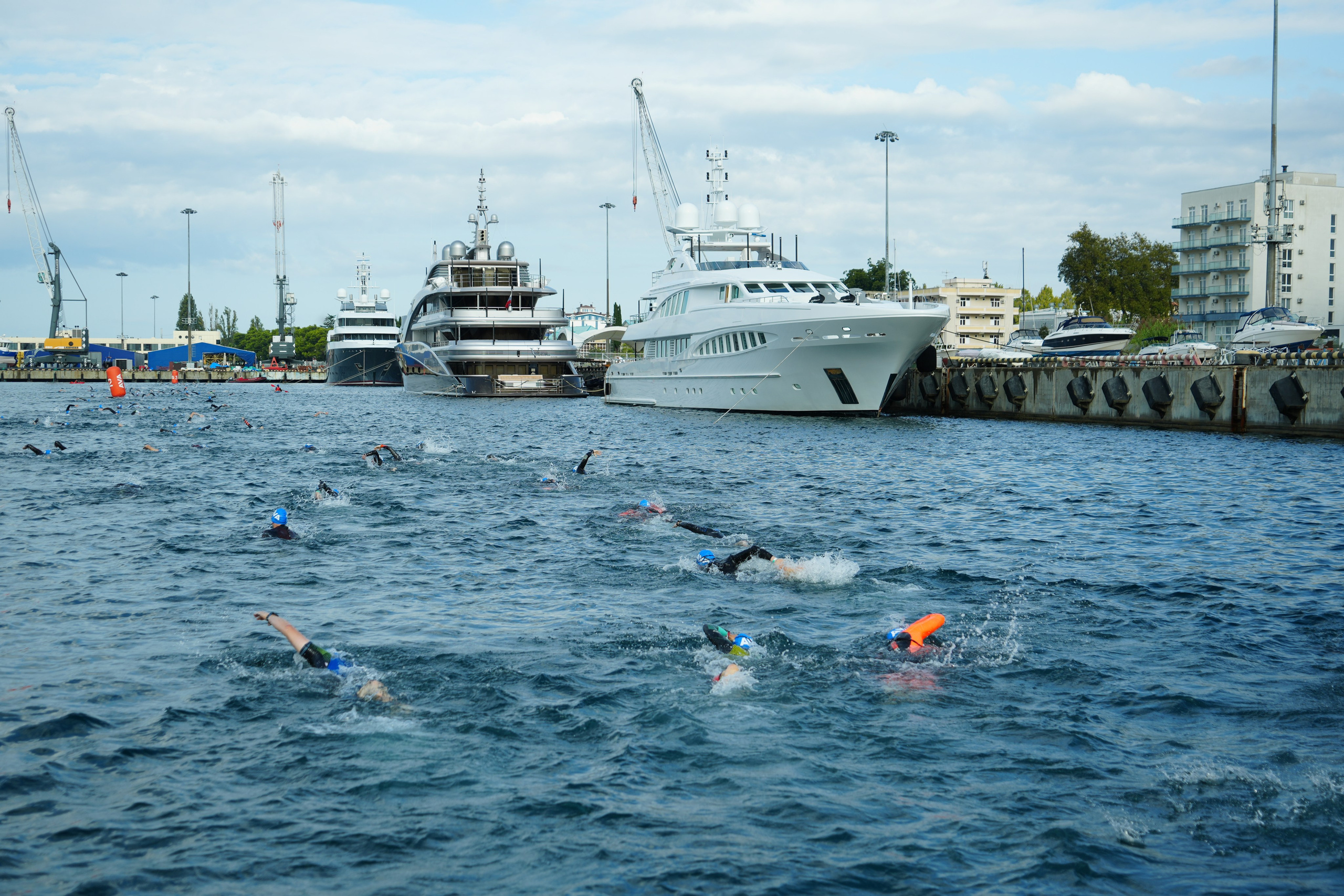 Фотоотчет партнерской интеграции для компании TELE2 на фестивале Ironstar. Репортажный фотограф в Красной Поляне и Сочи Павлюченко Екатерина