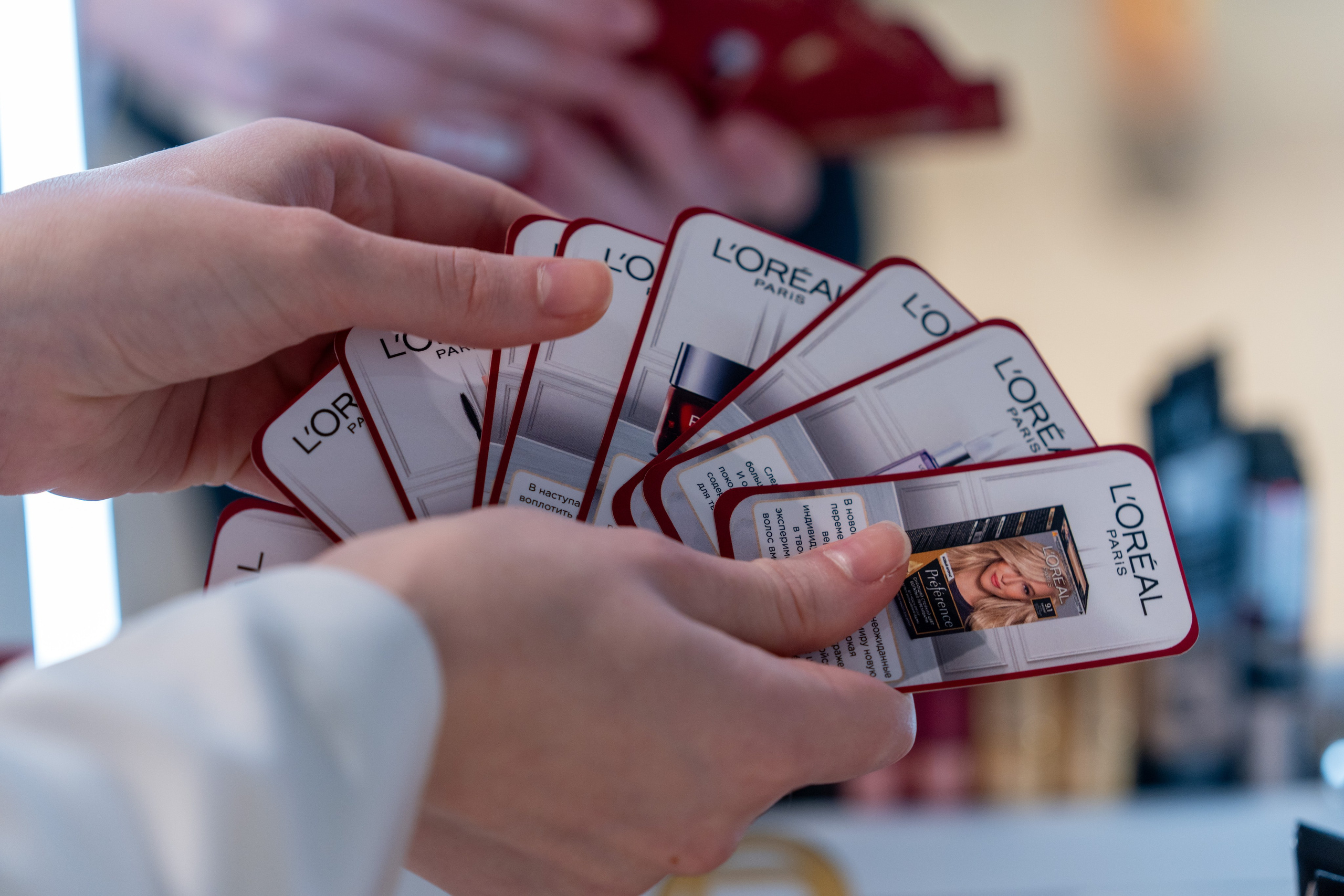 Отчет партнерской интеграции Loreal в магазинах Рив Гош. Репортажный фотограф в Красной Поляне и Сочи Павлюченко Екатерина