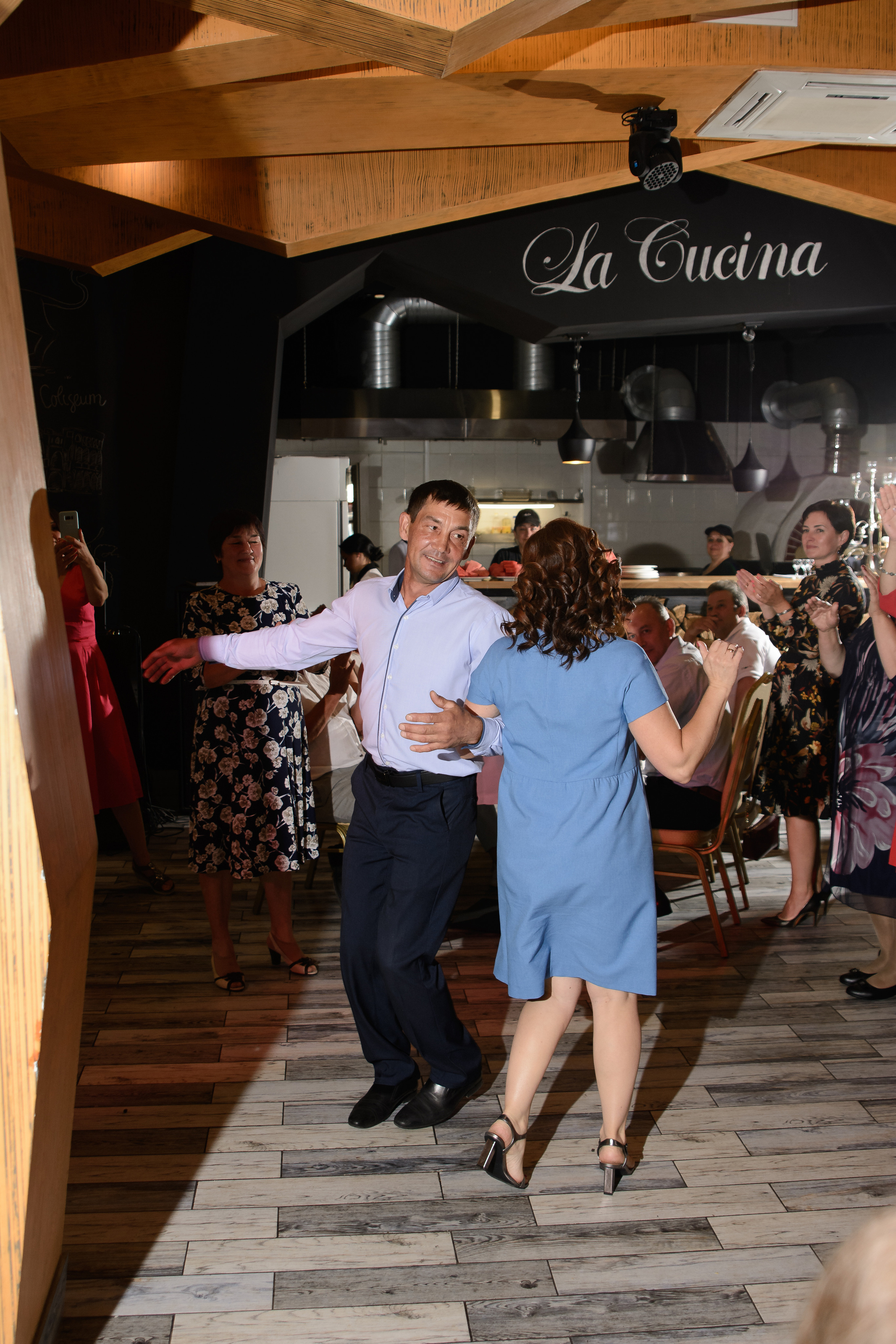 Репортажный фотограф на юбилей корпоратив, мероприятия в Уфе. Свадебный фотограф Тимур Хабибуллин