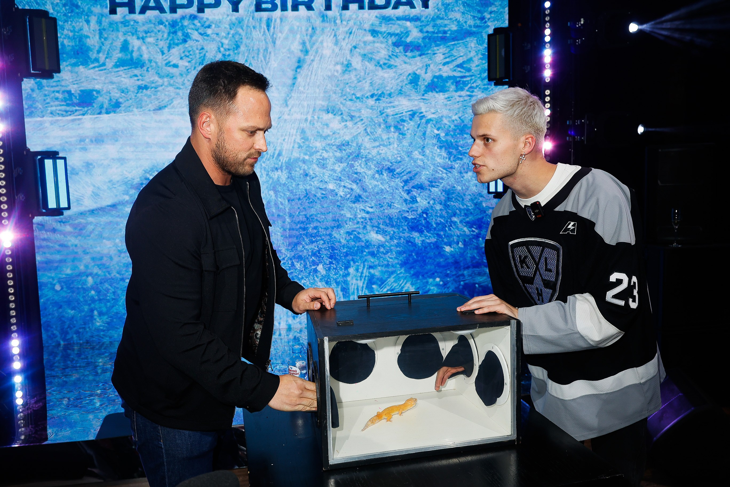 ЯНГЕР. Nikolskayasecular