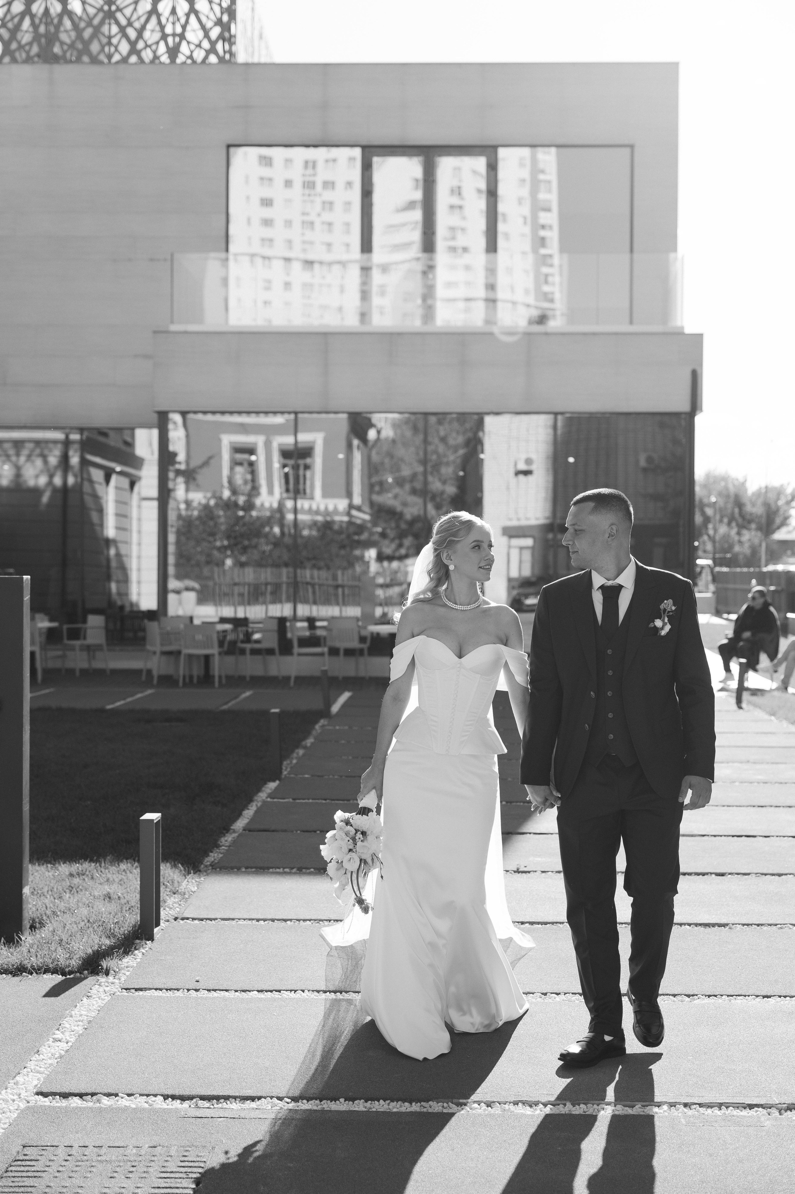 Ангелина, Ефим (прогулка после ЗАГСа). Фотограф в Волгограде Кристина Прохоренко