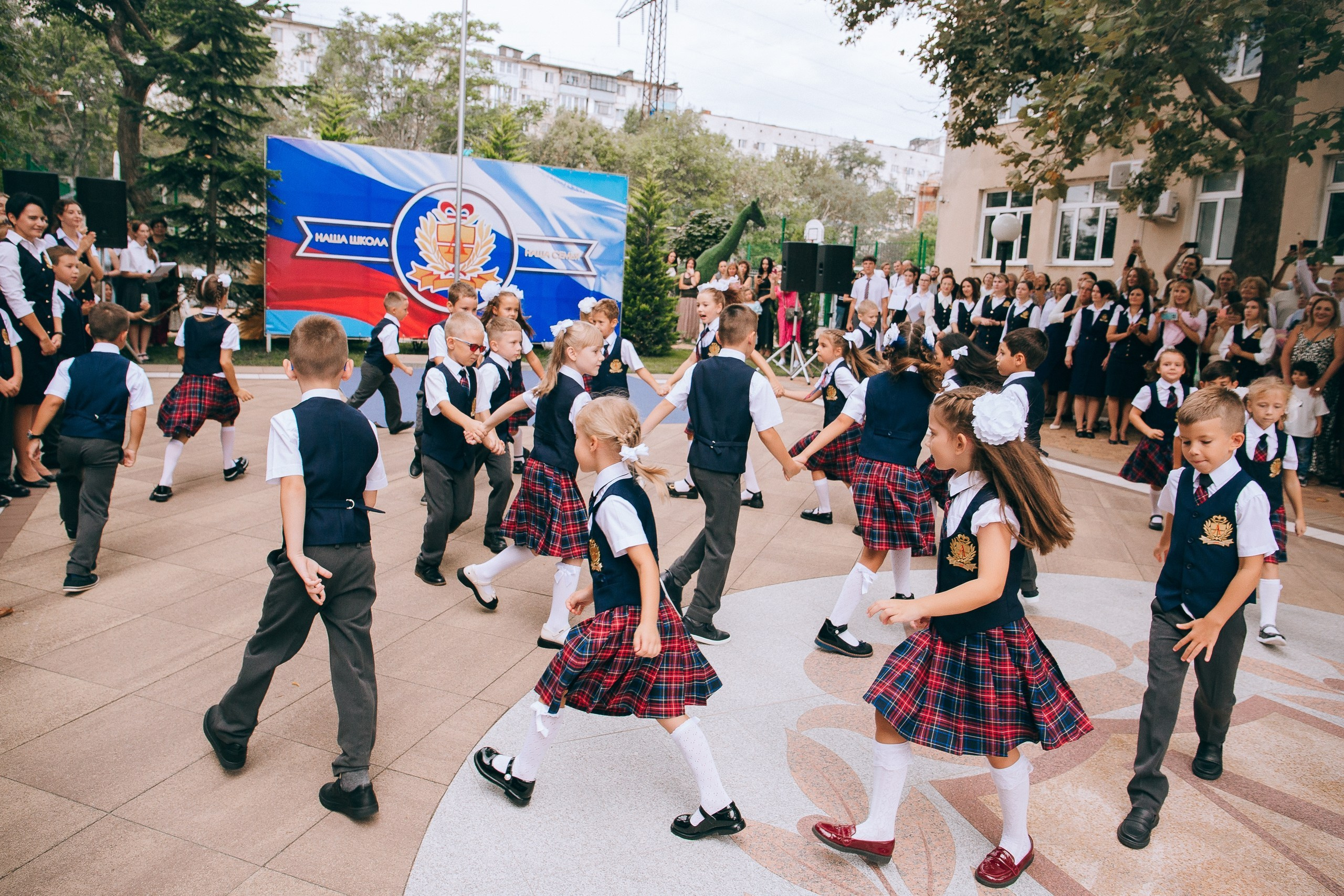 1 класс школа «Личность». Выпускные альбомы Натальи Бутко: Новороссийск, Анапа, Геленджик