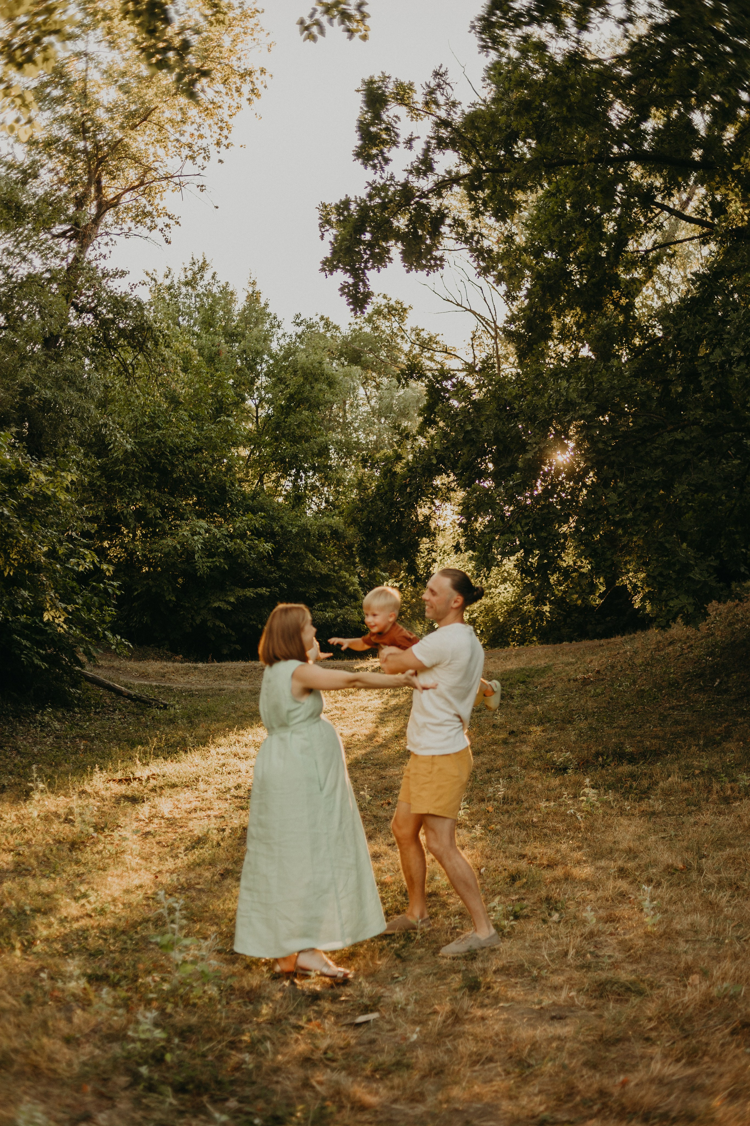 Семейная прогулка в ожидании второго. Фотограф в Краснодаре Евгения Михаевич