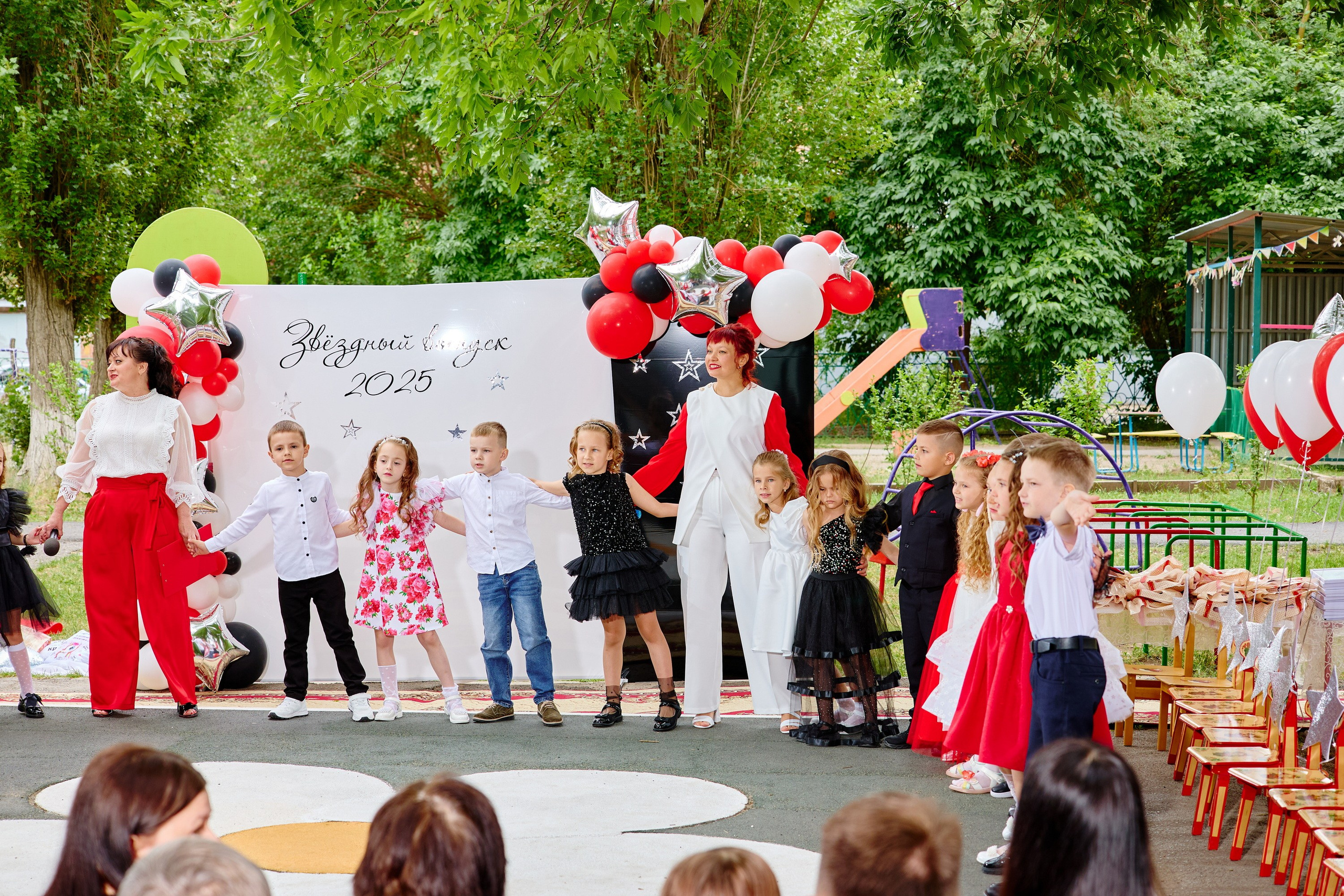 Выпускной 45 сад. Фотограф Выпускные альбомы Таганрог Сергей Коробченко