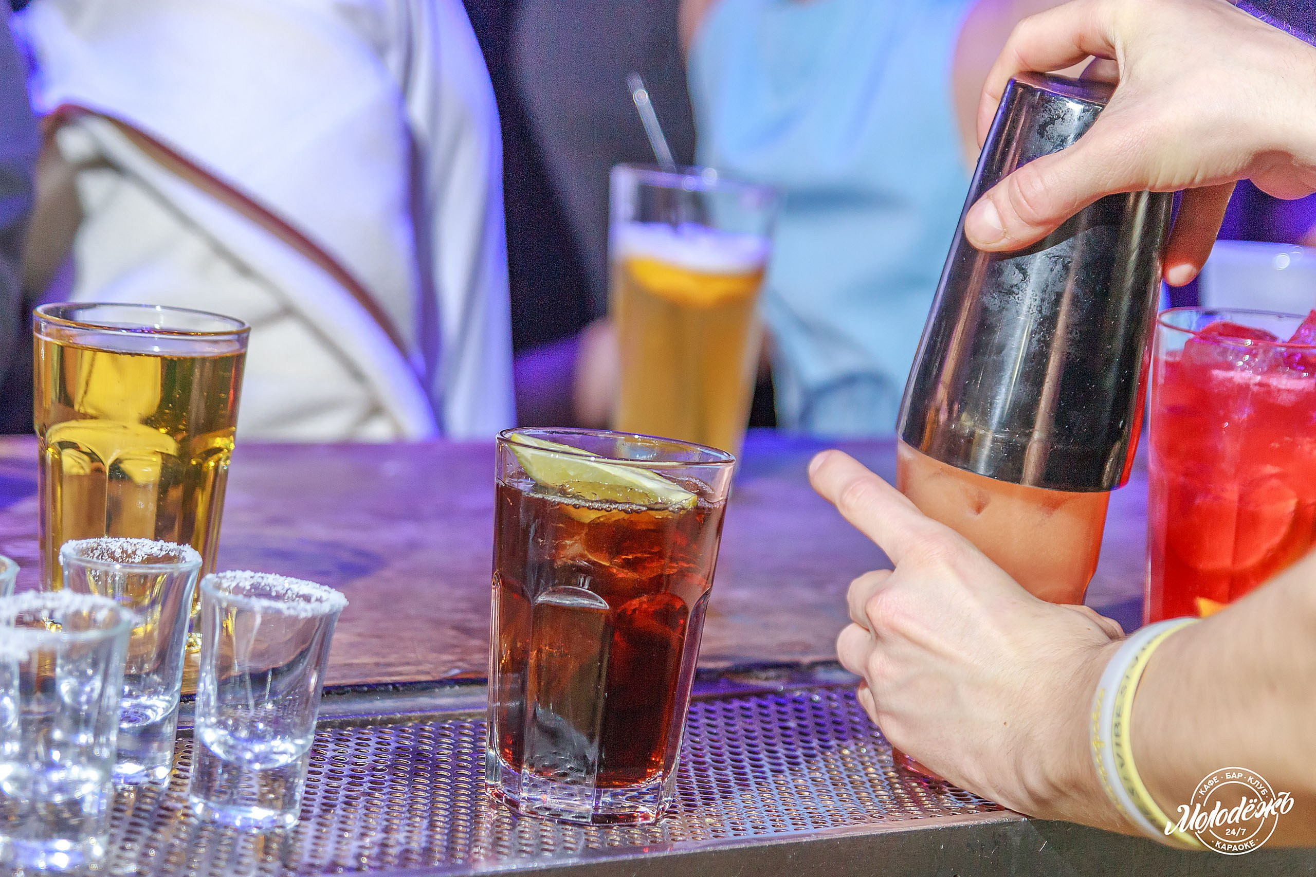 Клуб Молодёжь лучшее. Контакты