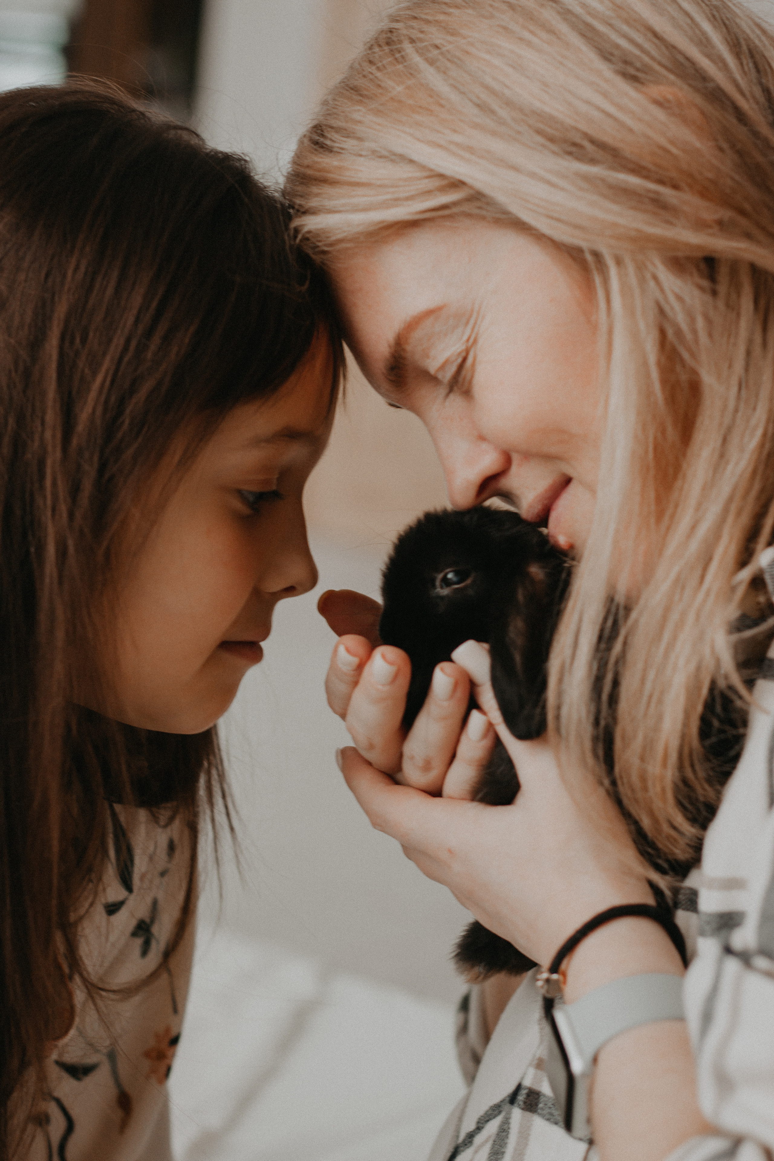 Алина и заяц. Семейный фотограф в Екатеринбурге Валерия Федотова