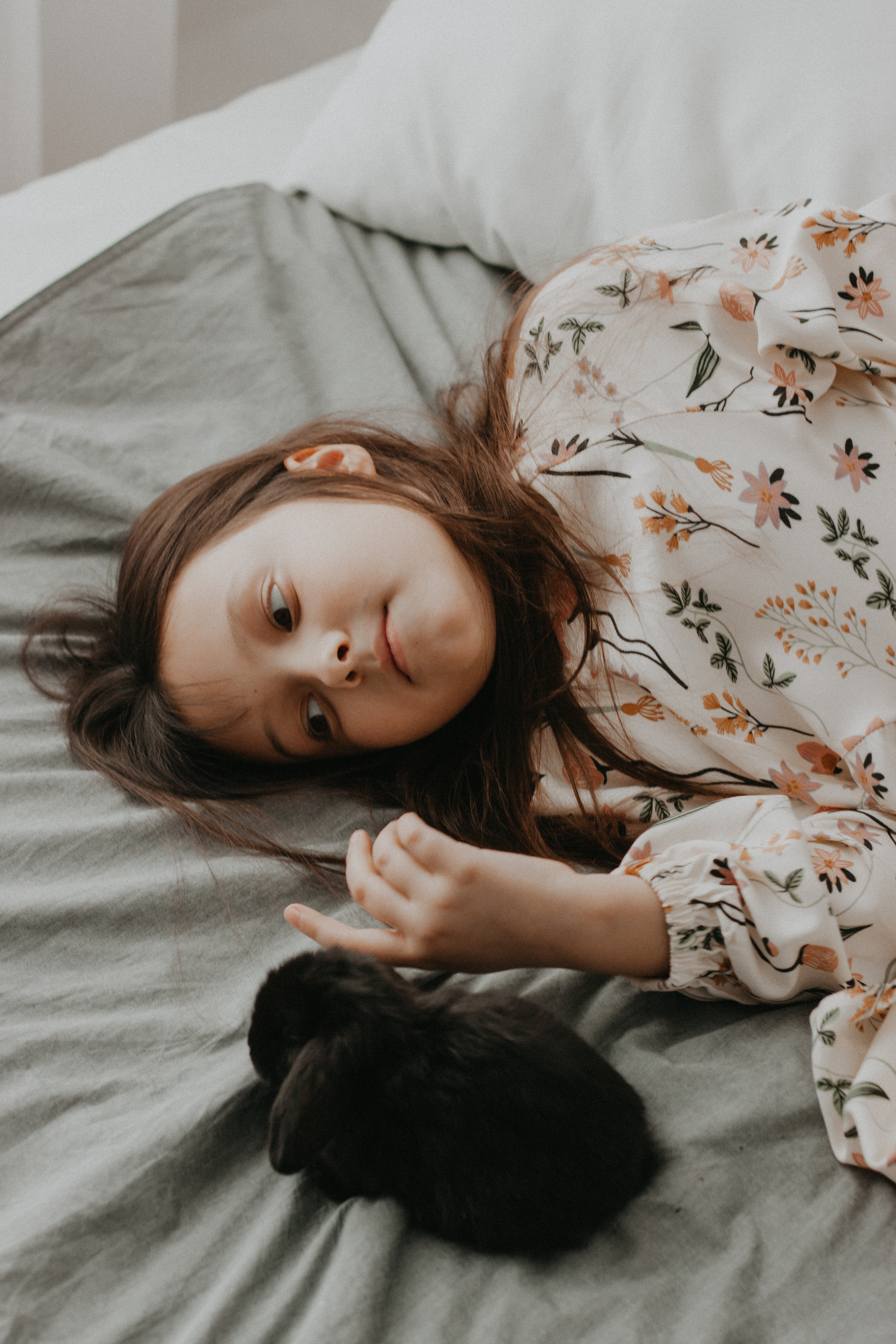 Алина и заяц. Семейный фотограф в Екатеринбурге Валерия Федотова