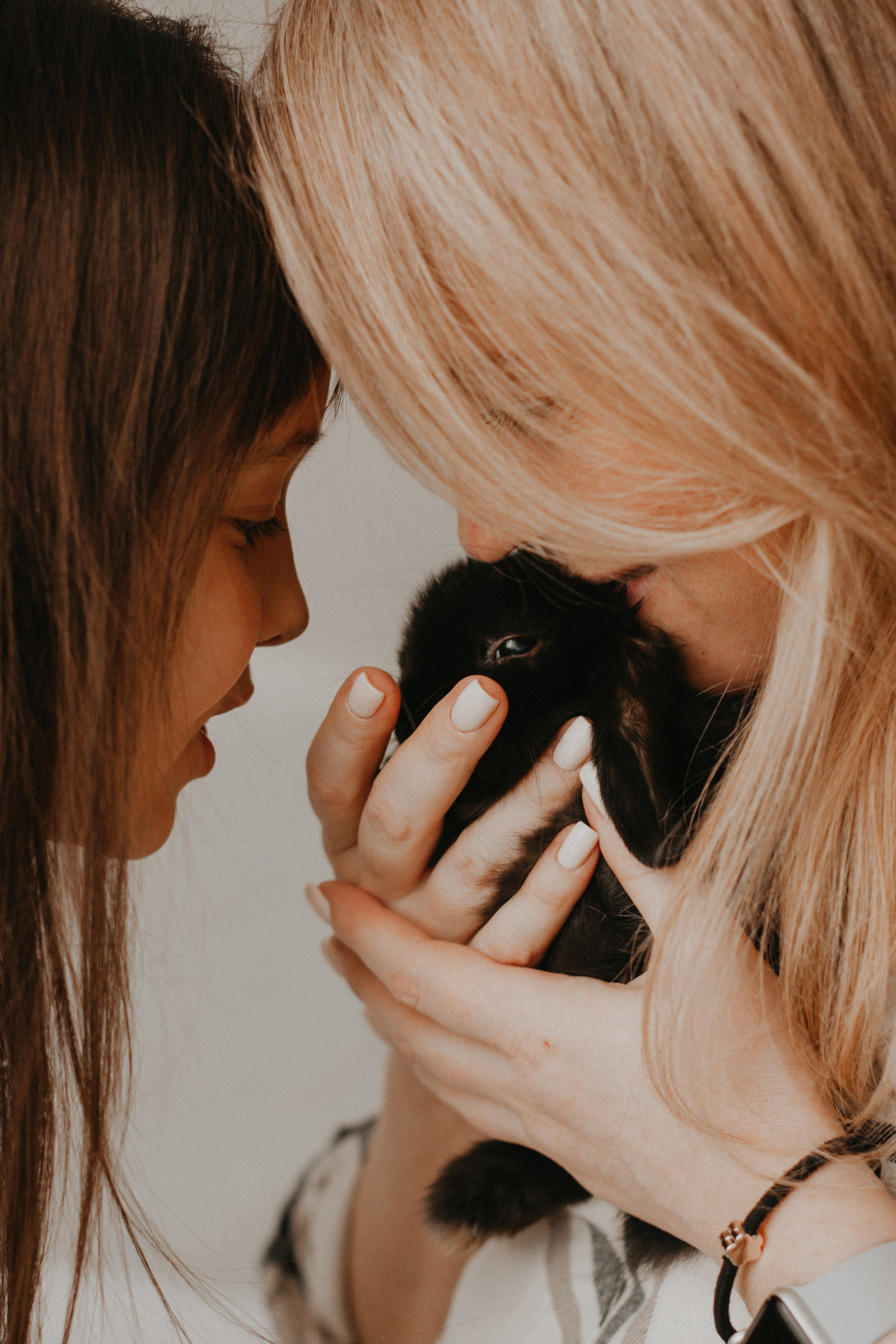 Алина и заяц. Семейный фотограф в Екатеринбурге Валерия Федотова