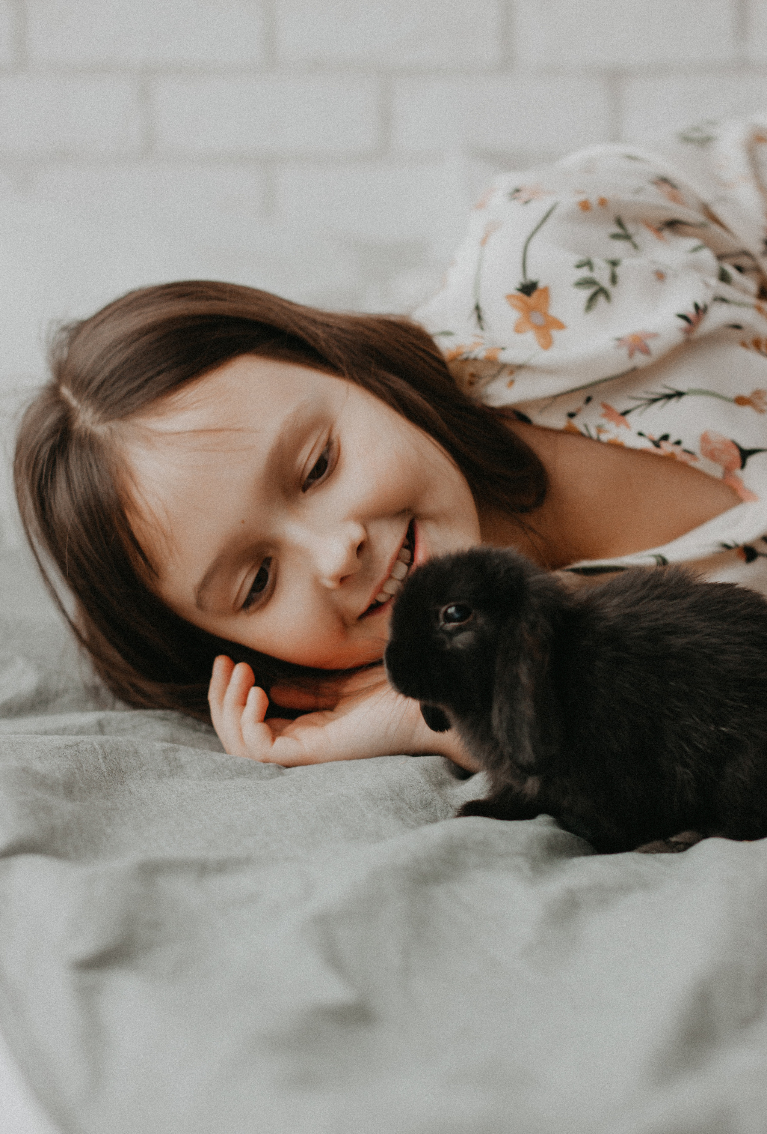 Алина и заяц. Семейный фотограф в Екатеринбурге Валерия Федотова