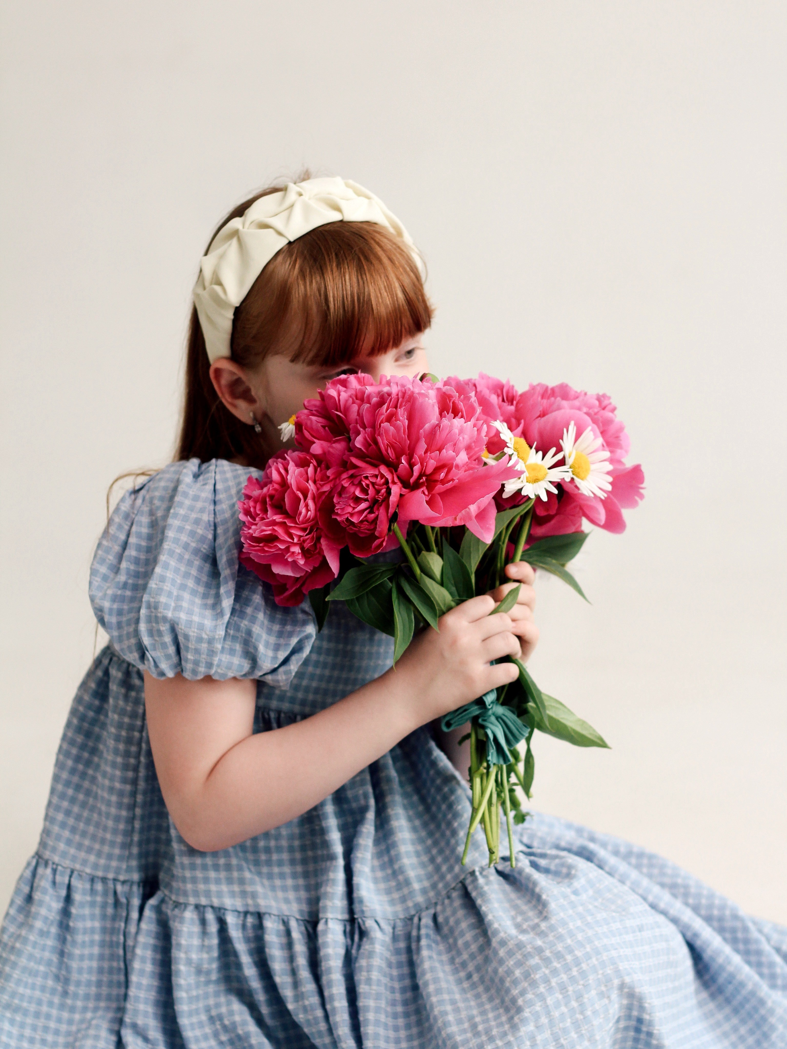 С пионами. Photography Eva