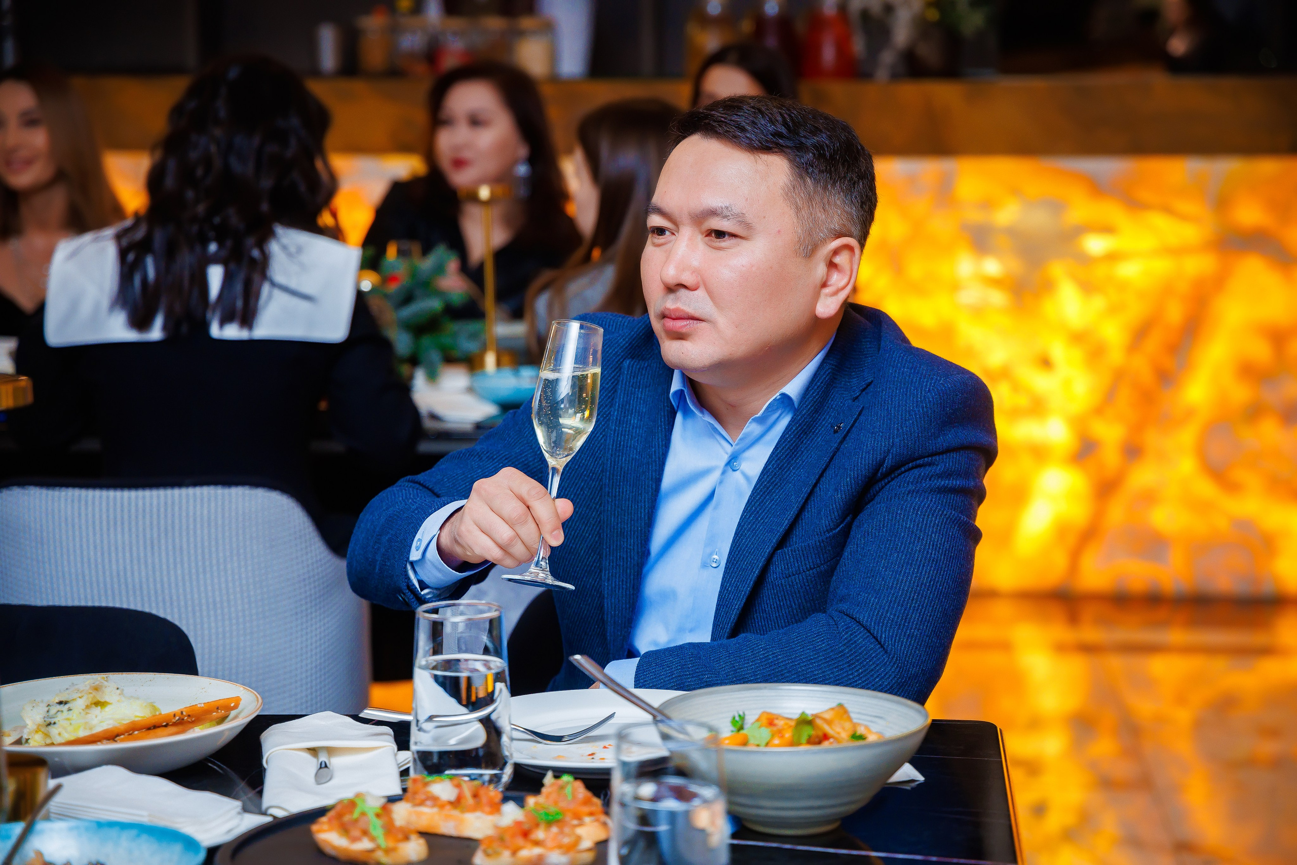 Мероприятие в заведении. Семейный и Свадебный фотограф в Астане Александр Астапов