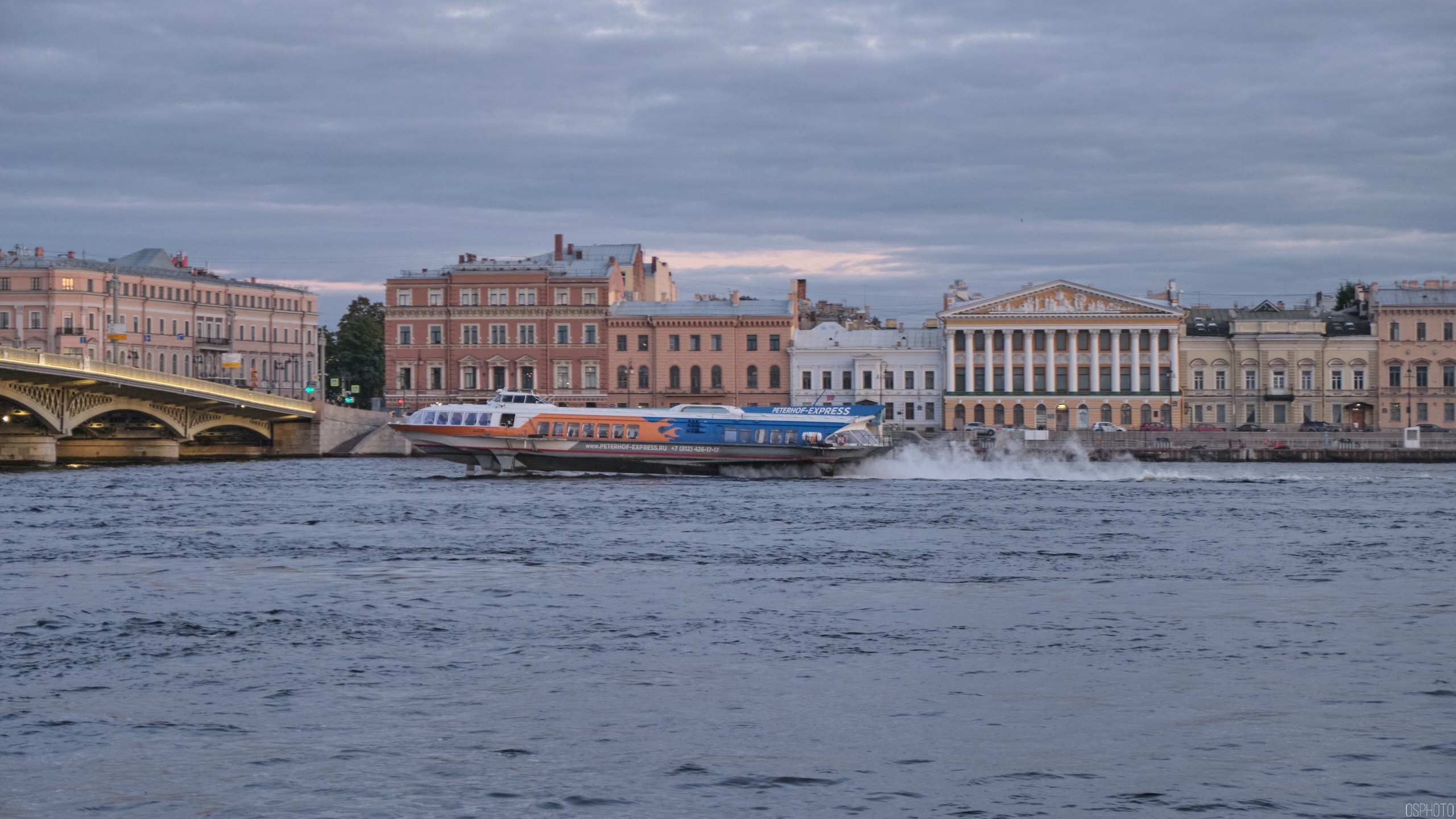 Санкт-Петербург. Фотографъ Сергѣевъ. Поймать мгновеніе