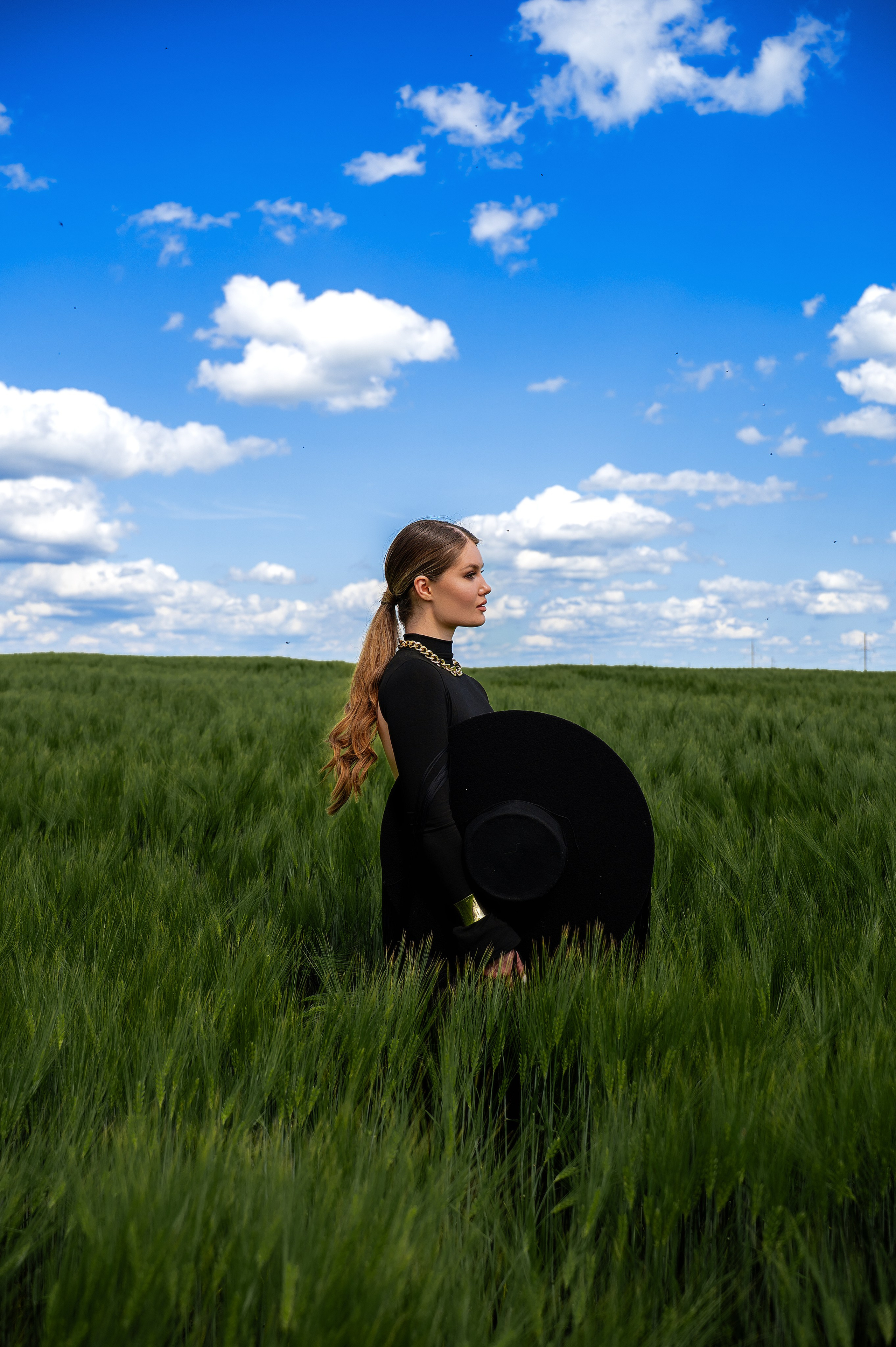 фотограф беларусь, индивидуальная фотосессия, съемка со стилизацией образа, фотограф Минск, женская фтосессия, портрет, съемка в поле, стильная съемка, фотосессия с готовым образом, как найти фотографа, фотограф Ольга Шаповалова. фотограф Беларусь, женская фотосессия, прогулочная съемка, стрит фотосессия, съемка с готовым образом 