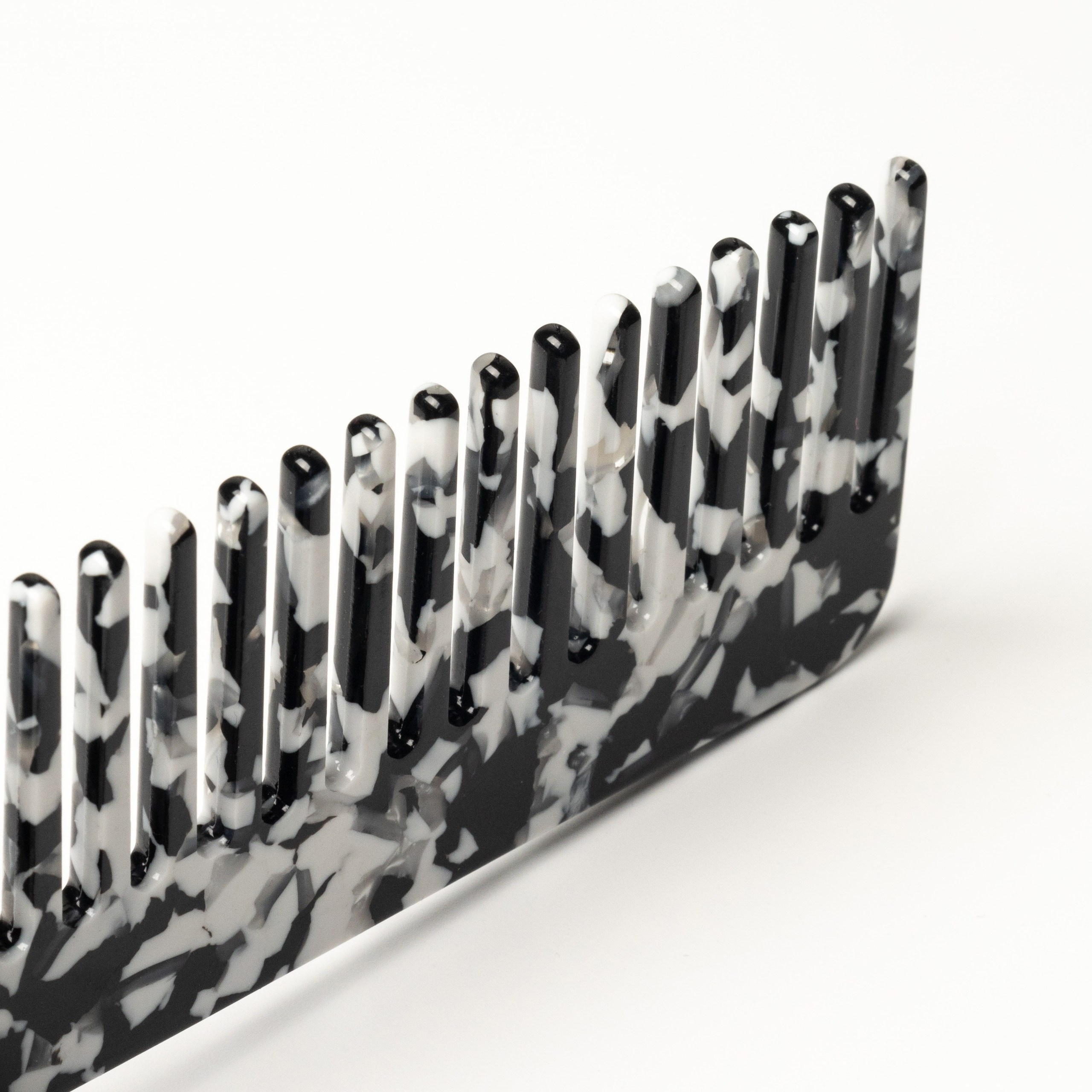 Расческа детальное фото на белом фоне | Фото для карточки Ozon