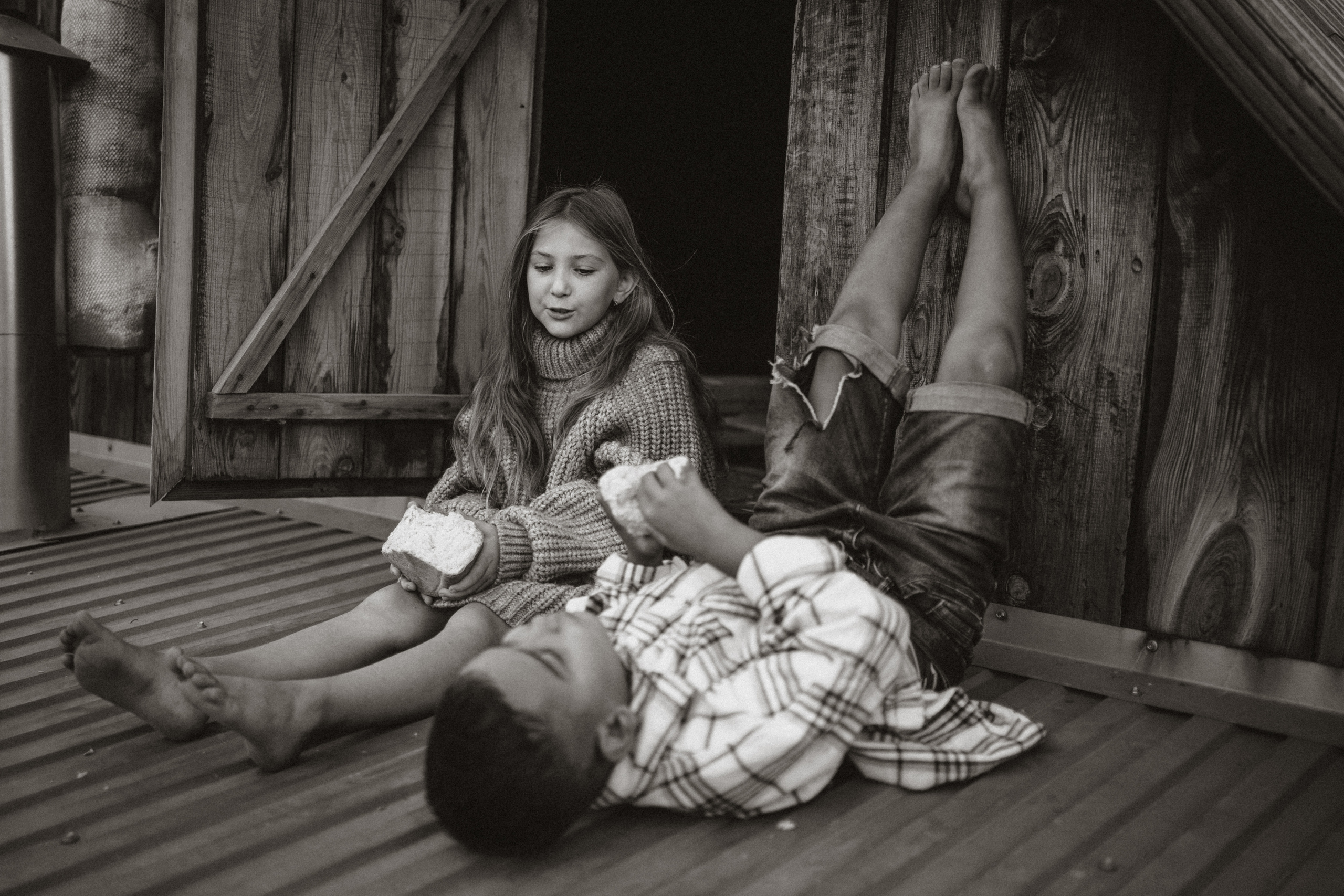 Батон хлеба на двоих. Семейный фотограф в Калининграде Елена Глазунова