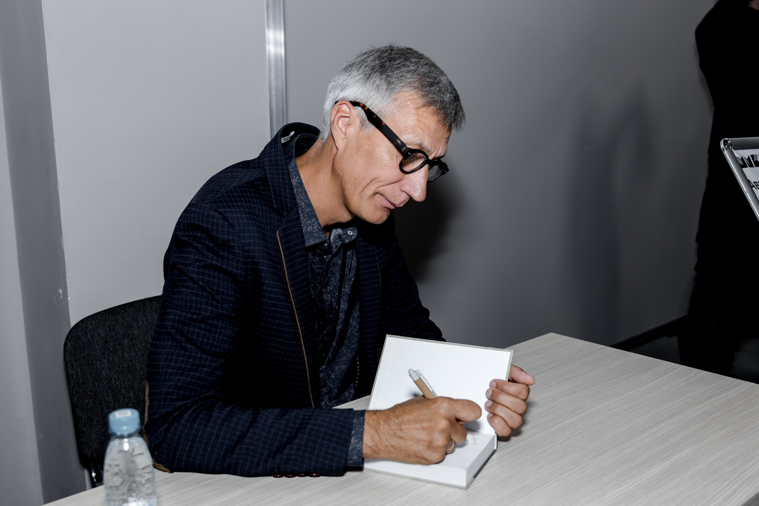 Презентация книги " В глубинах разума и веры. Гении науки о Боге». Свадебный/Портретный фотограф снимаю в Москве