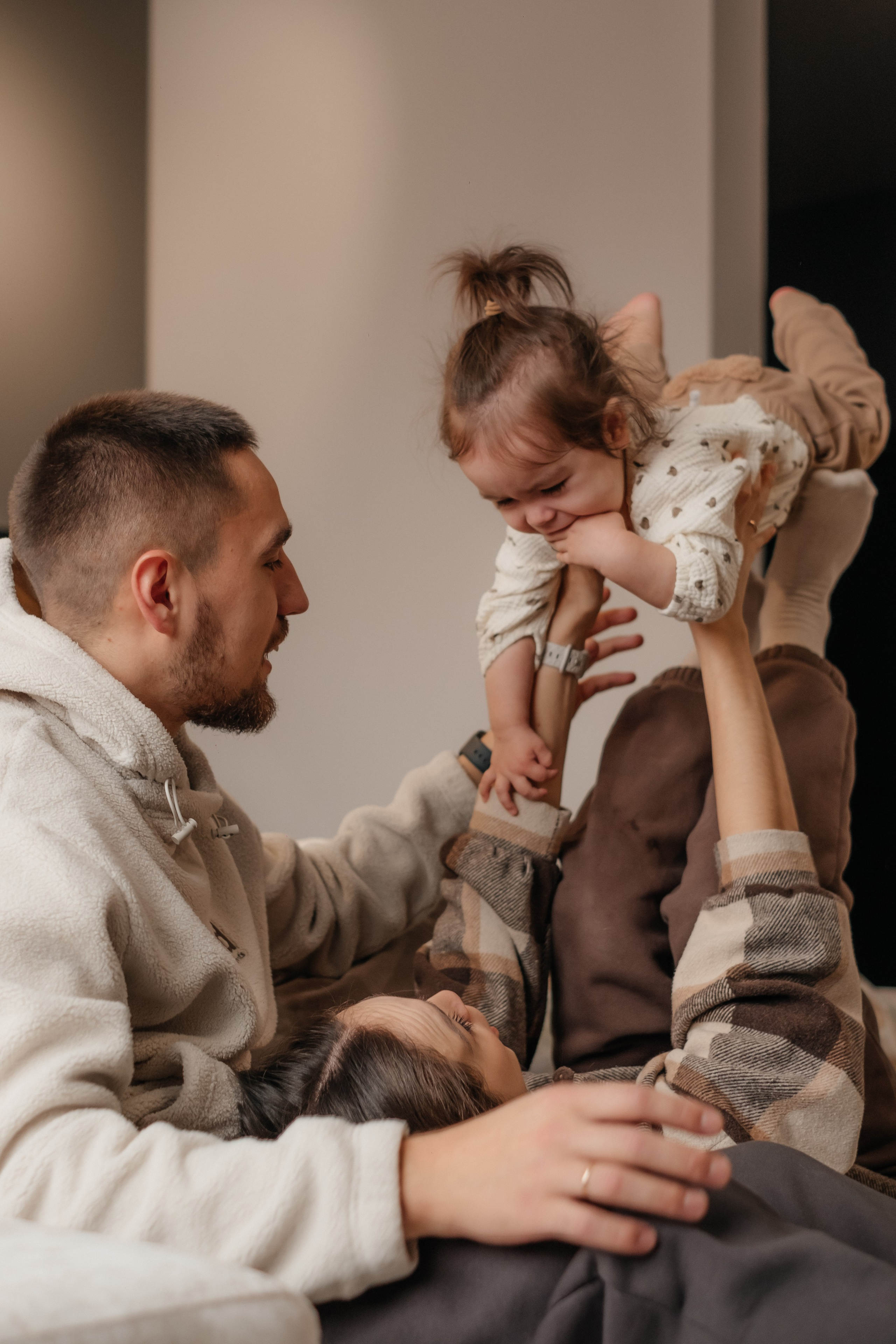 Катя, Саша и Еся | домашняя съемка. Фотограф в Новосибирске Диана Ильиных