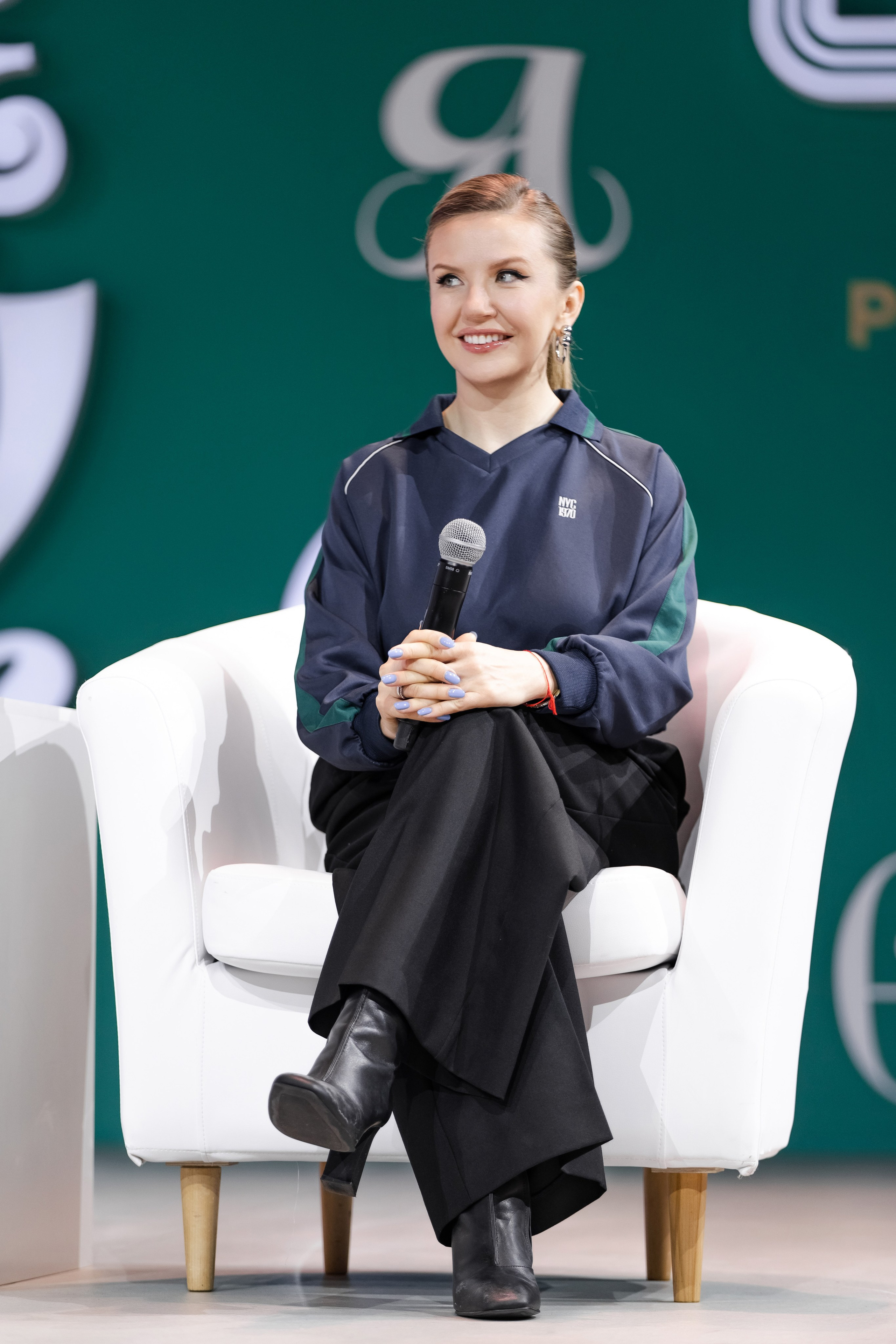 Выставка Россия: наша культура. Свадебный репортажный фотограф в Москве