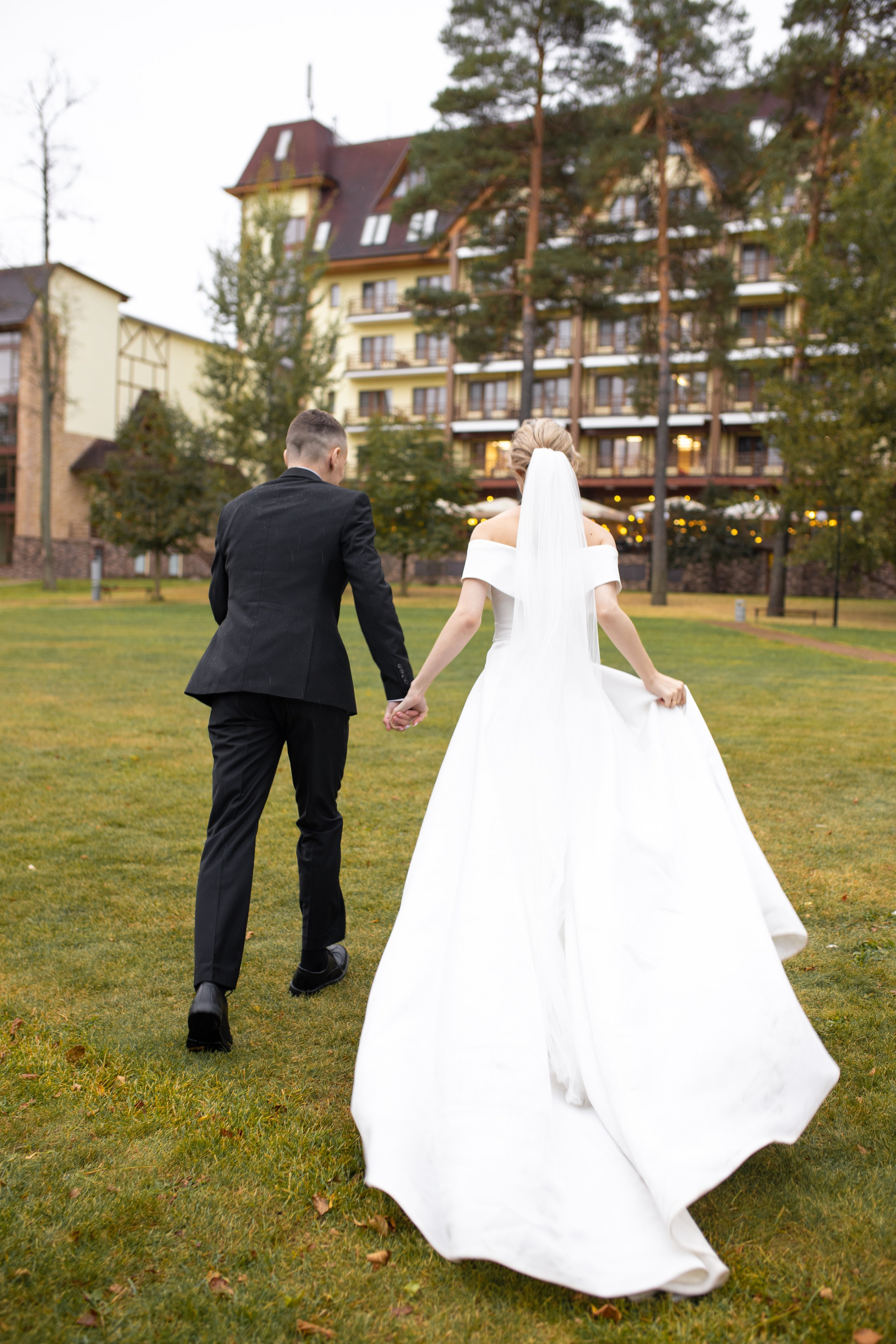 Свадебная фотосессия в отеле Ареал. Фотограф в Железнодорожном и Балашихе